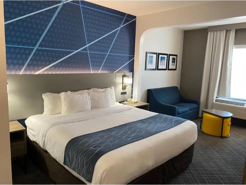 Bed in Comfort Inn Greenville I-65