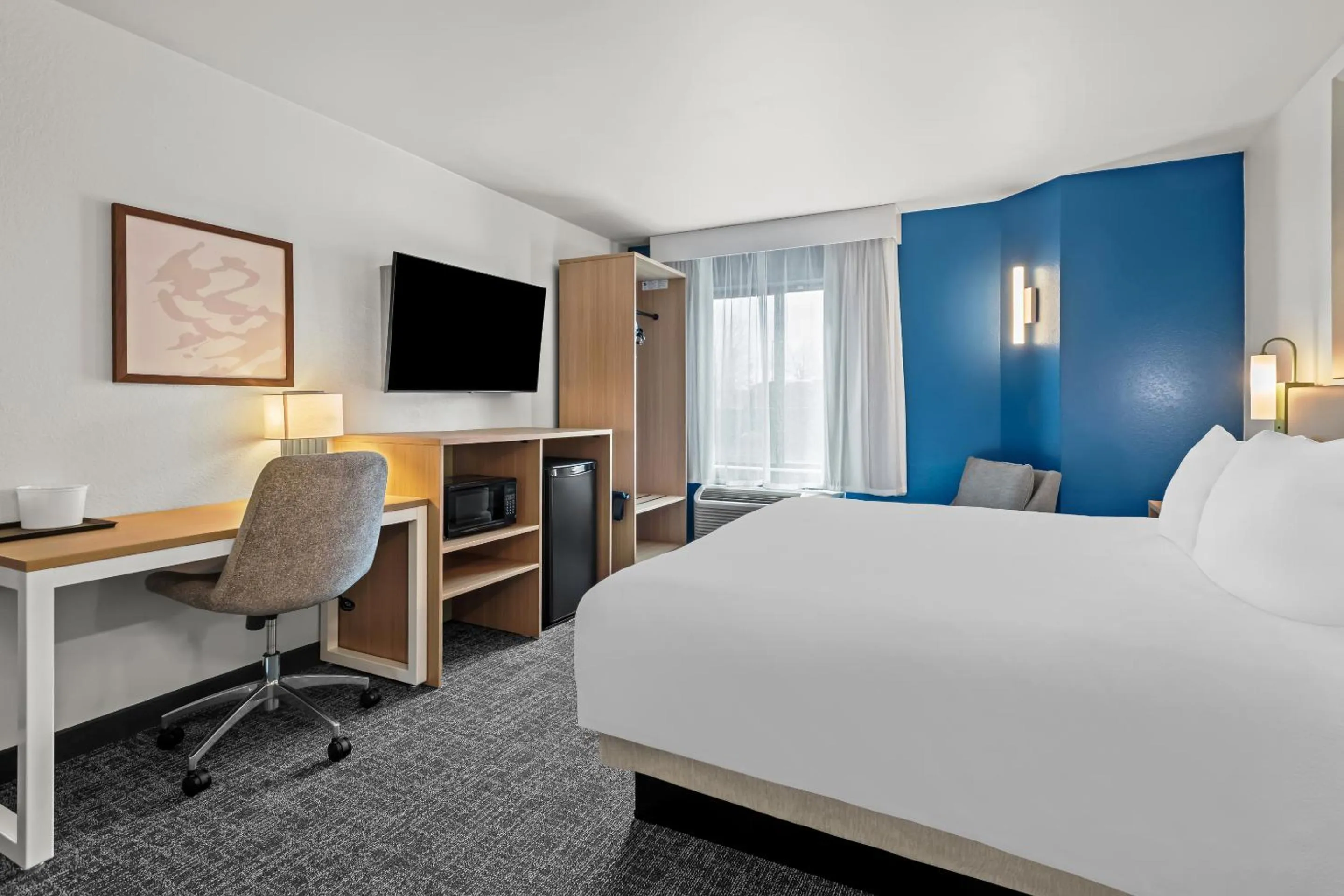 Guests, Bed in Spark by Hilton Oxford