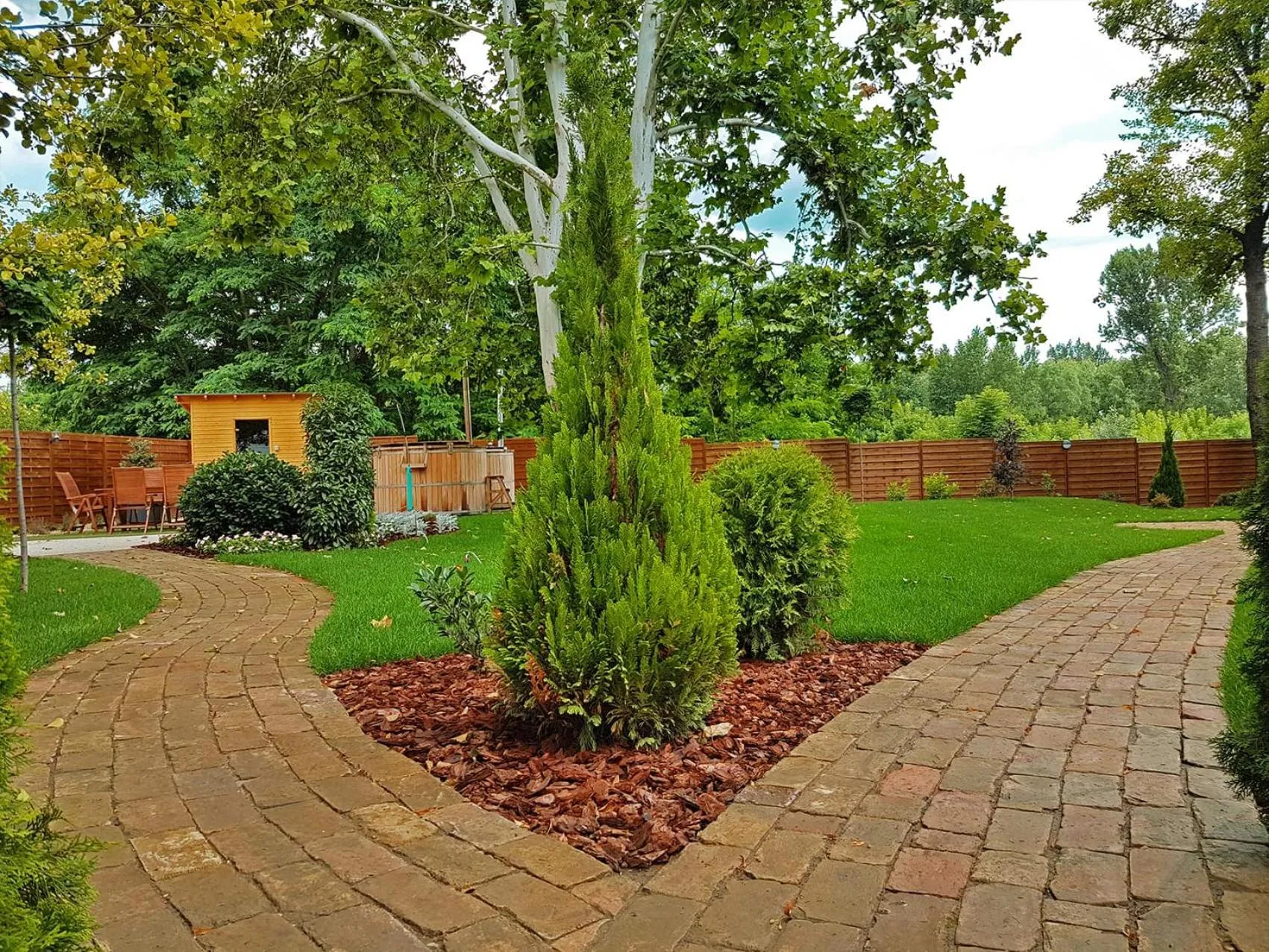 Garden in Hotel Czinege & Étterem