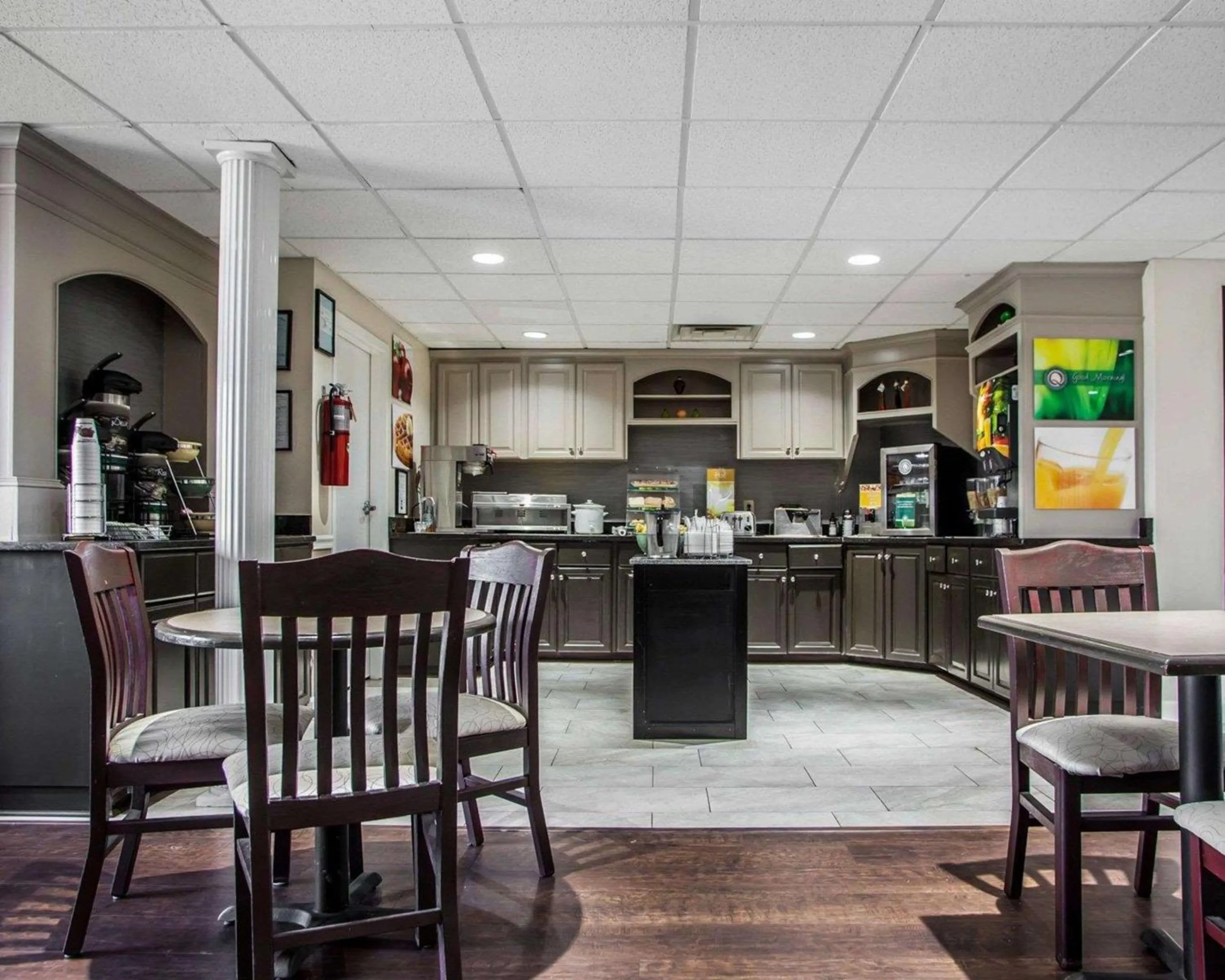 Restaurant/places to eat in Quality Inn Florence East