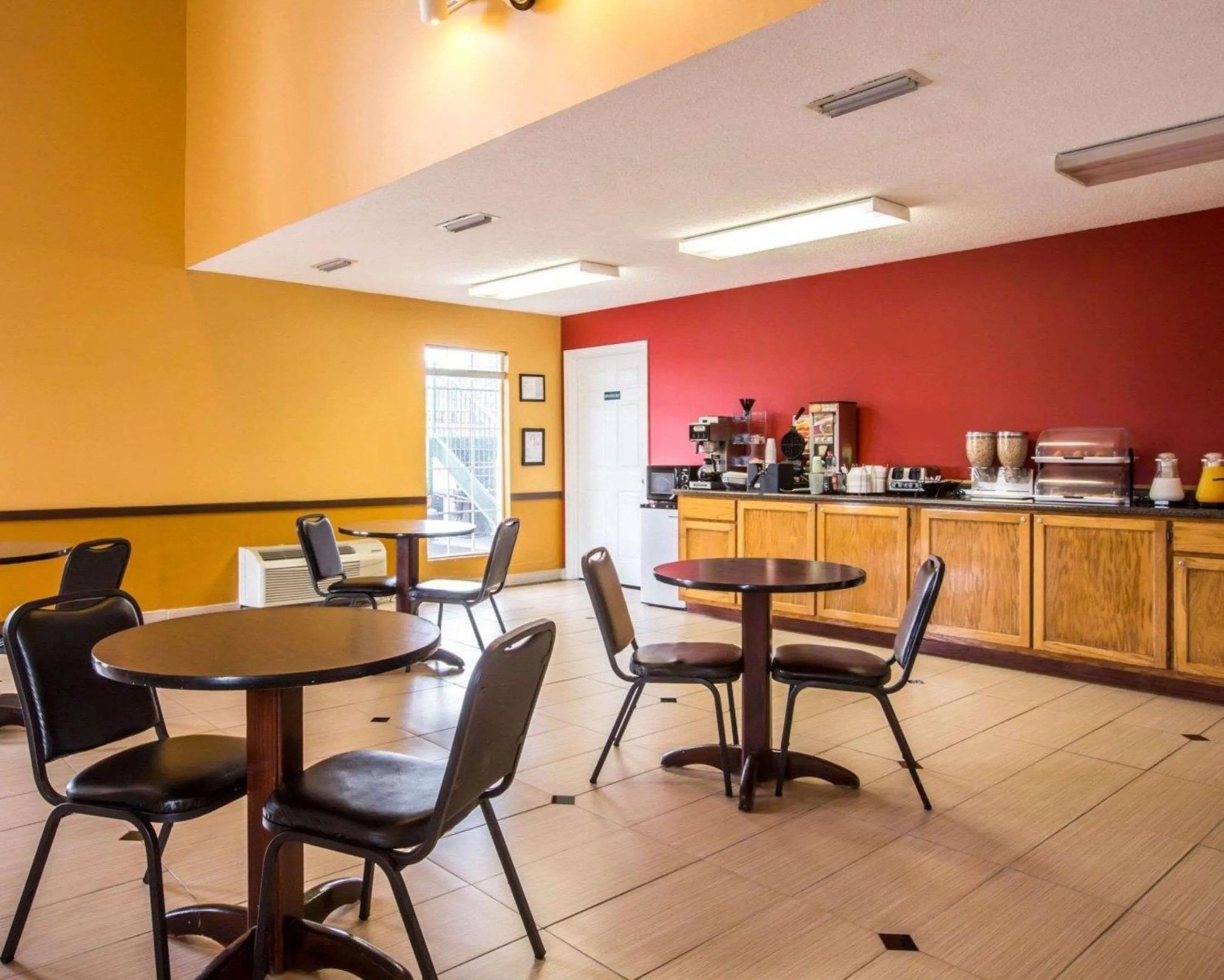 Restaurant/places to eat in Econo Lodge Eufaula South