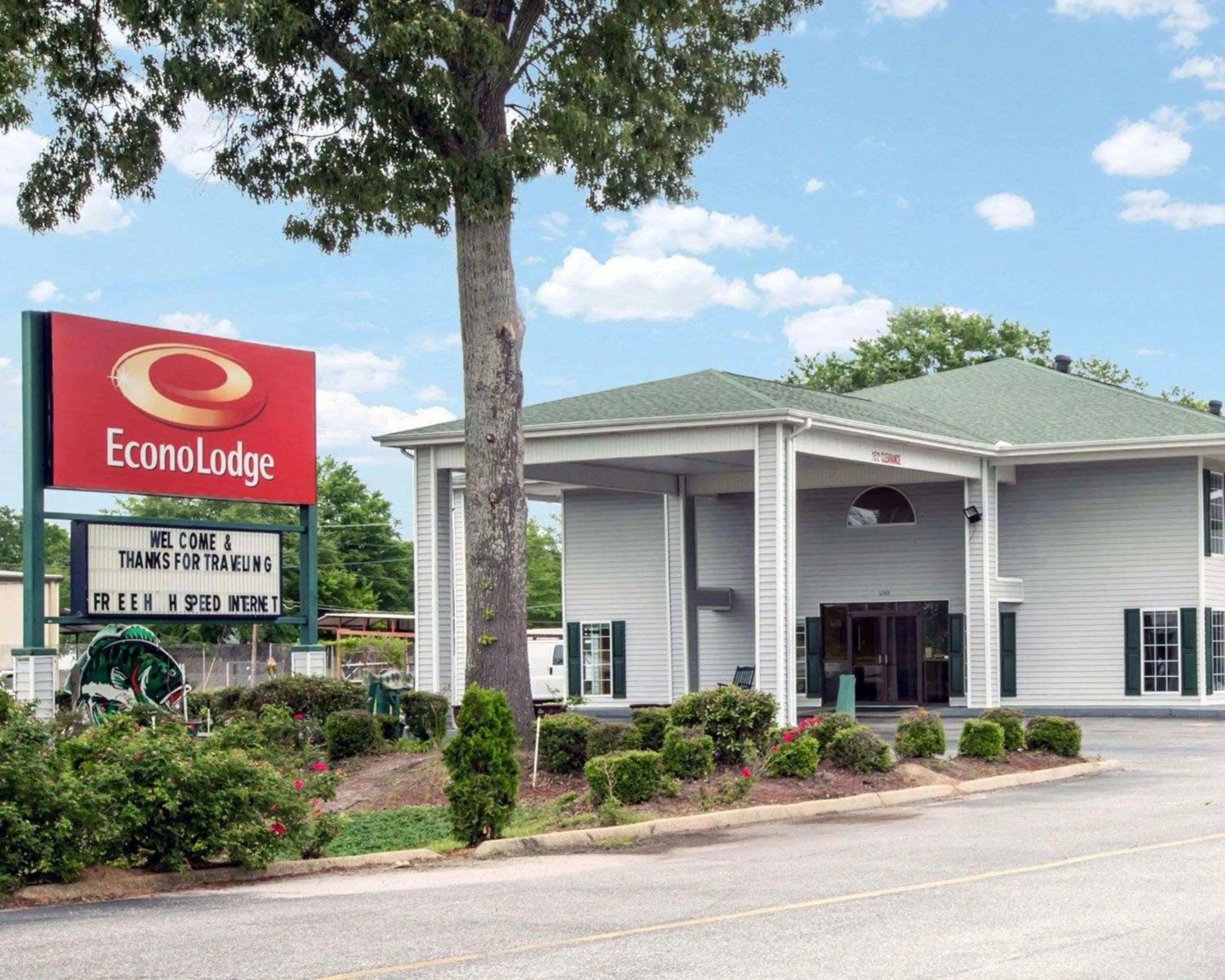 Property building in Econo Lodge Eufaula South