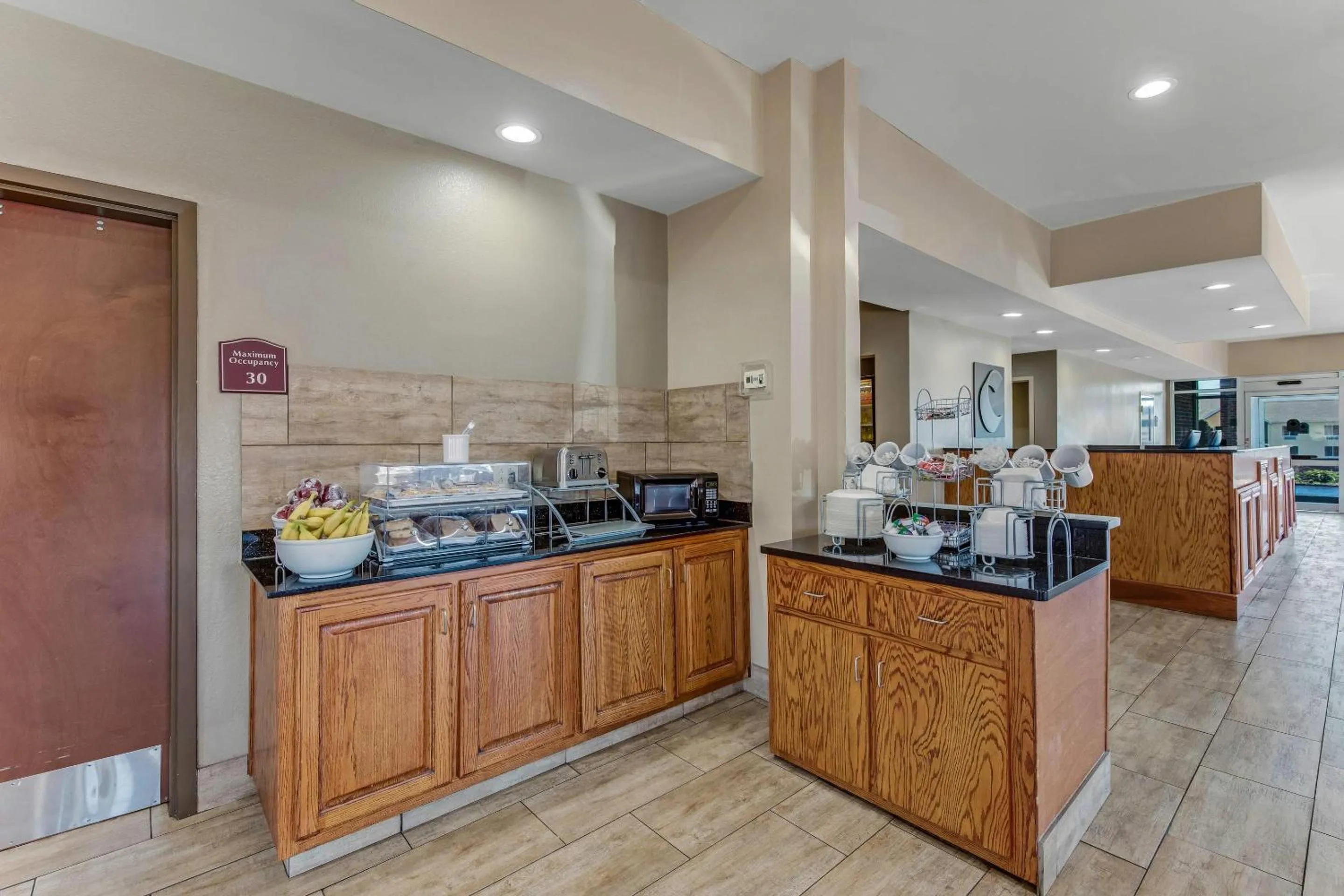 Breakfast in Comfort Suites Huntsville MidCity District at Research Park