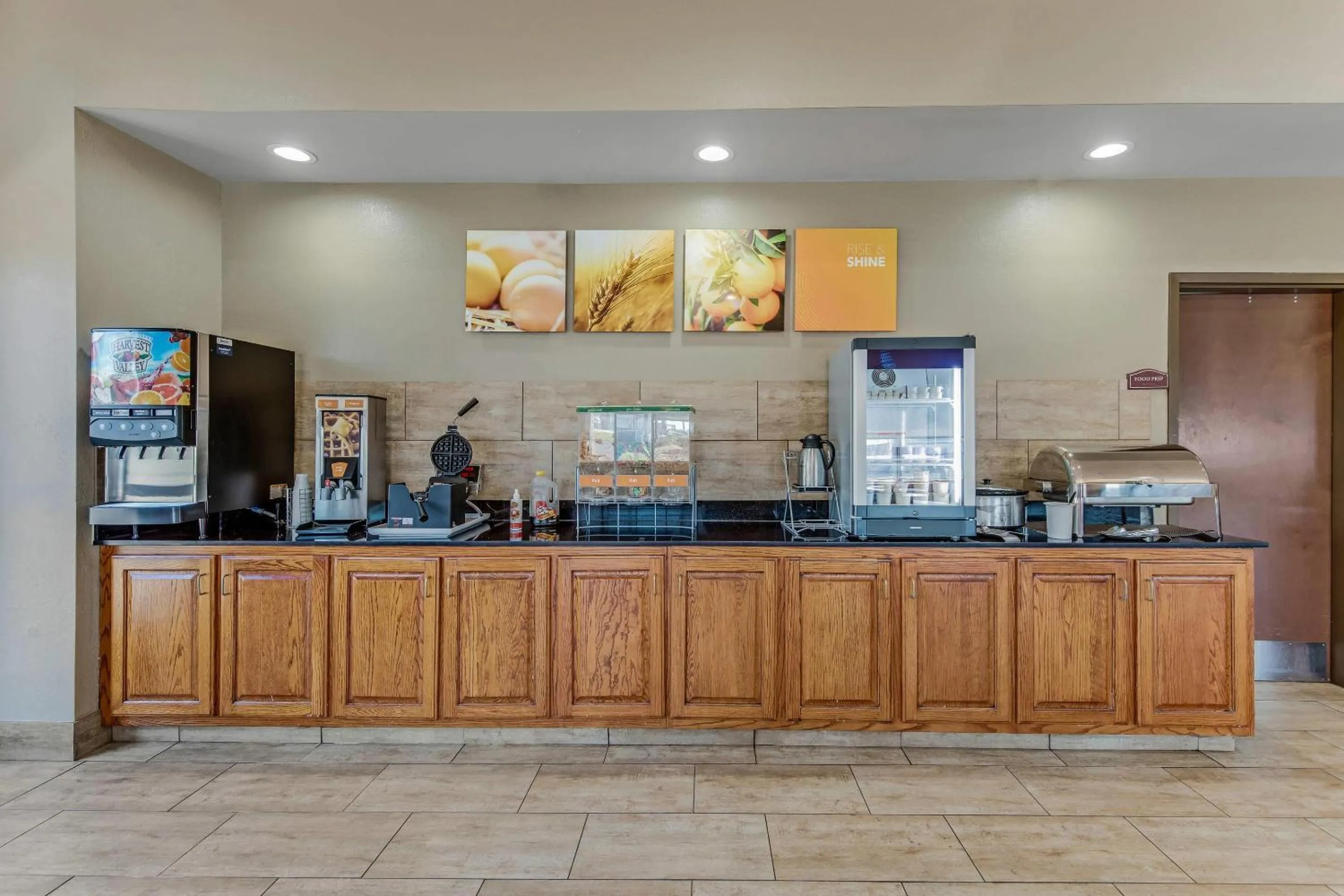 Breakfast in Comfort Suites Huntsville MidCity District at Research Park