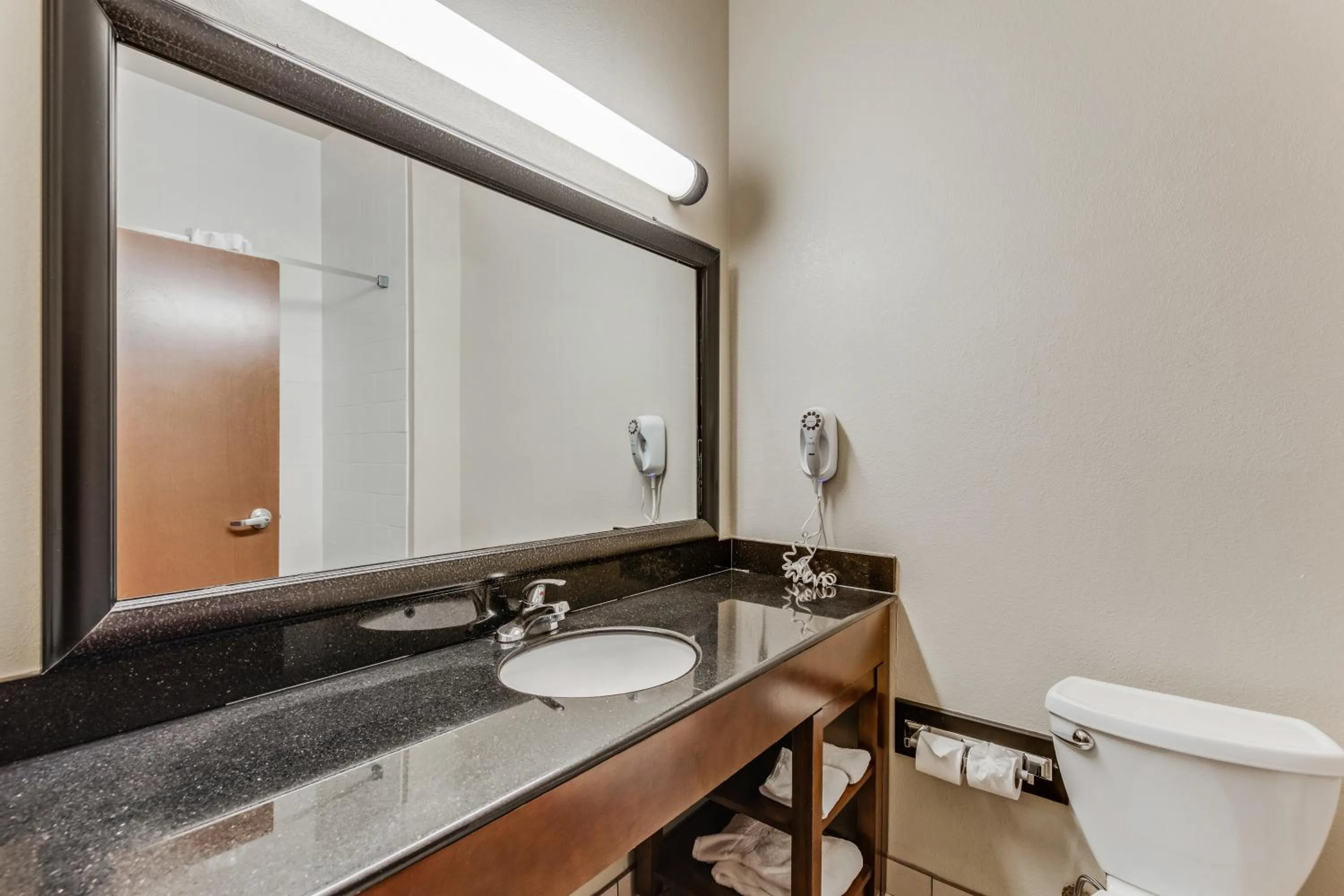 Bathroom in Comfort Suites Huntsville MidCity District at Research Park