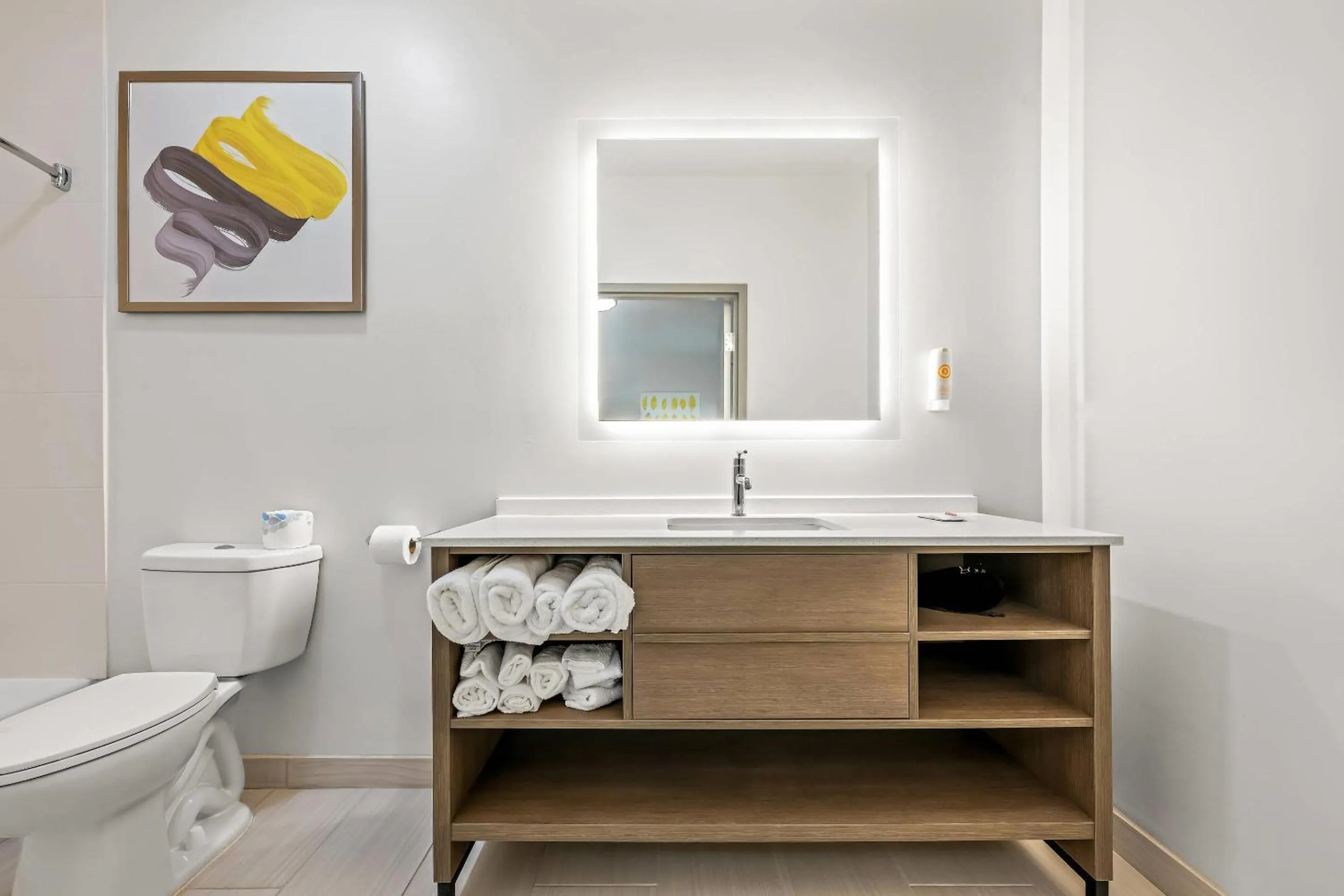 Bedroom in Comfort Inn & Suites River City Decatur