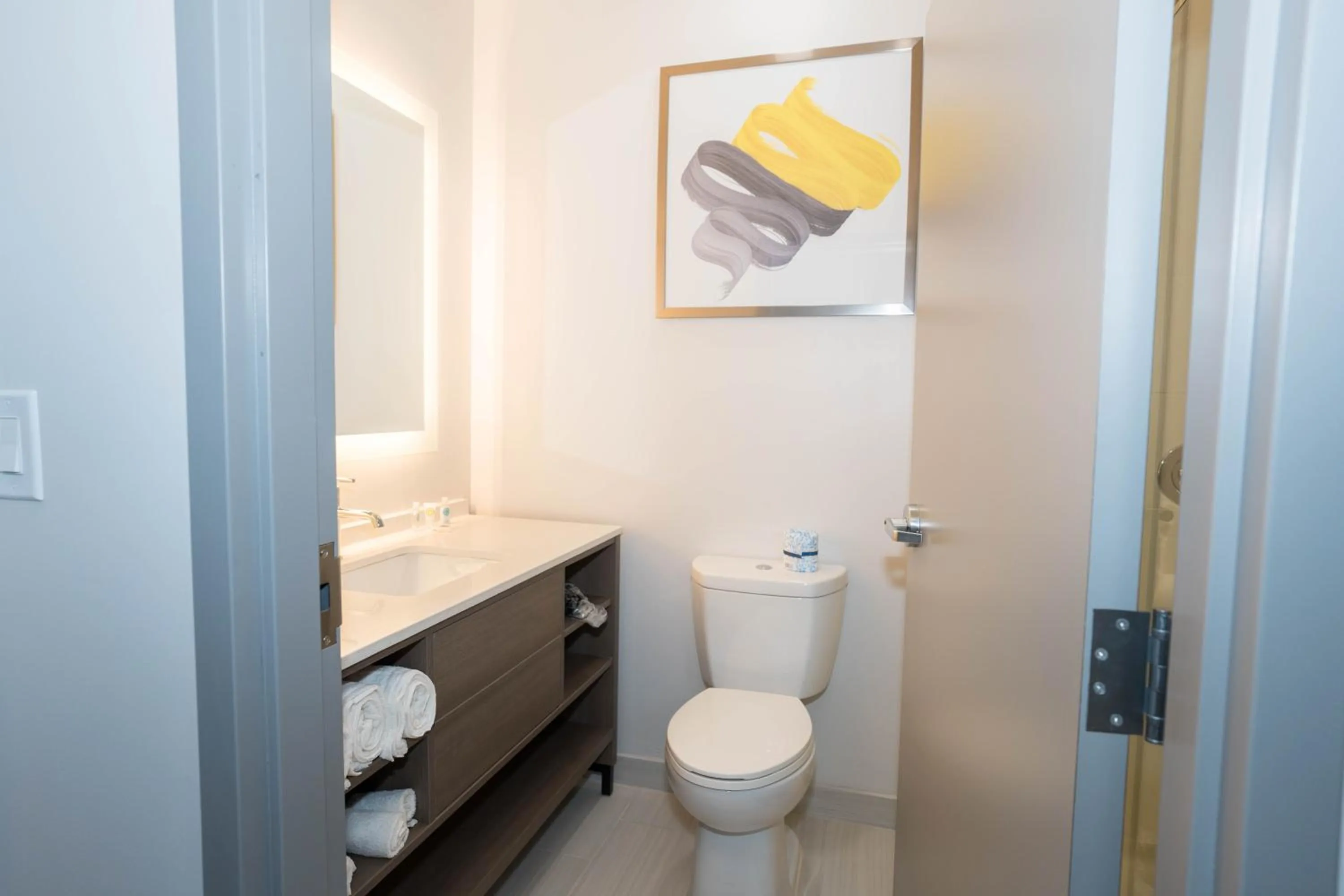 Bathroom in Comfort Inn & Suites River City Decatur