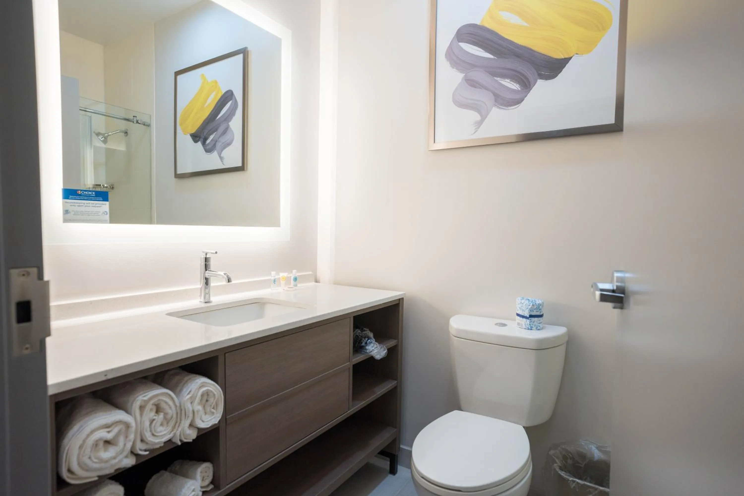 Toilet in Comfort Inn & Suites River City Decatur