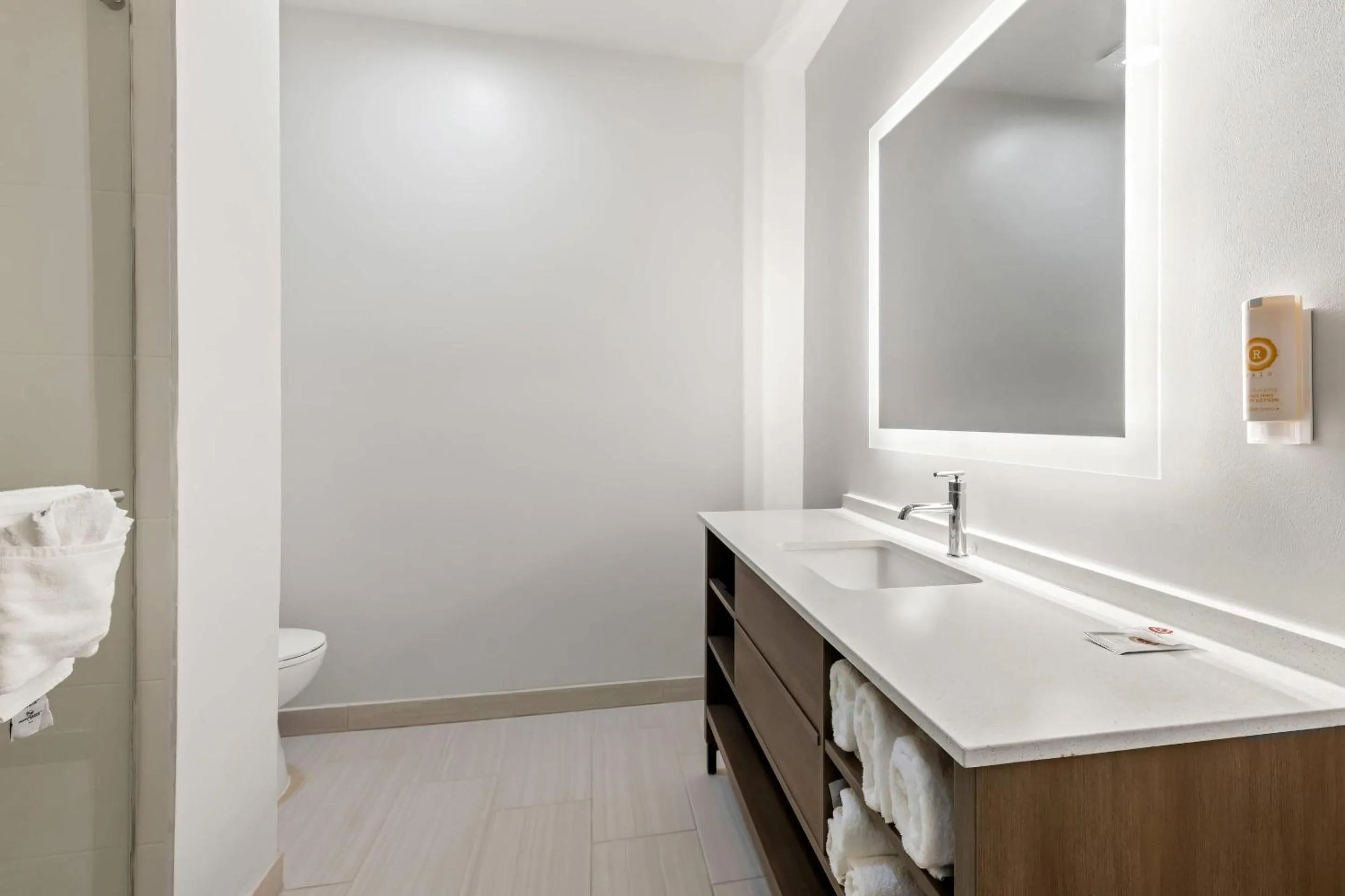 Bedroom in Comfort Inn & Suites River City Decatur