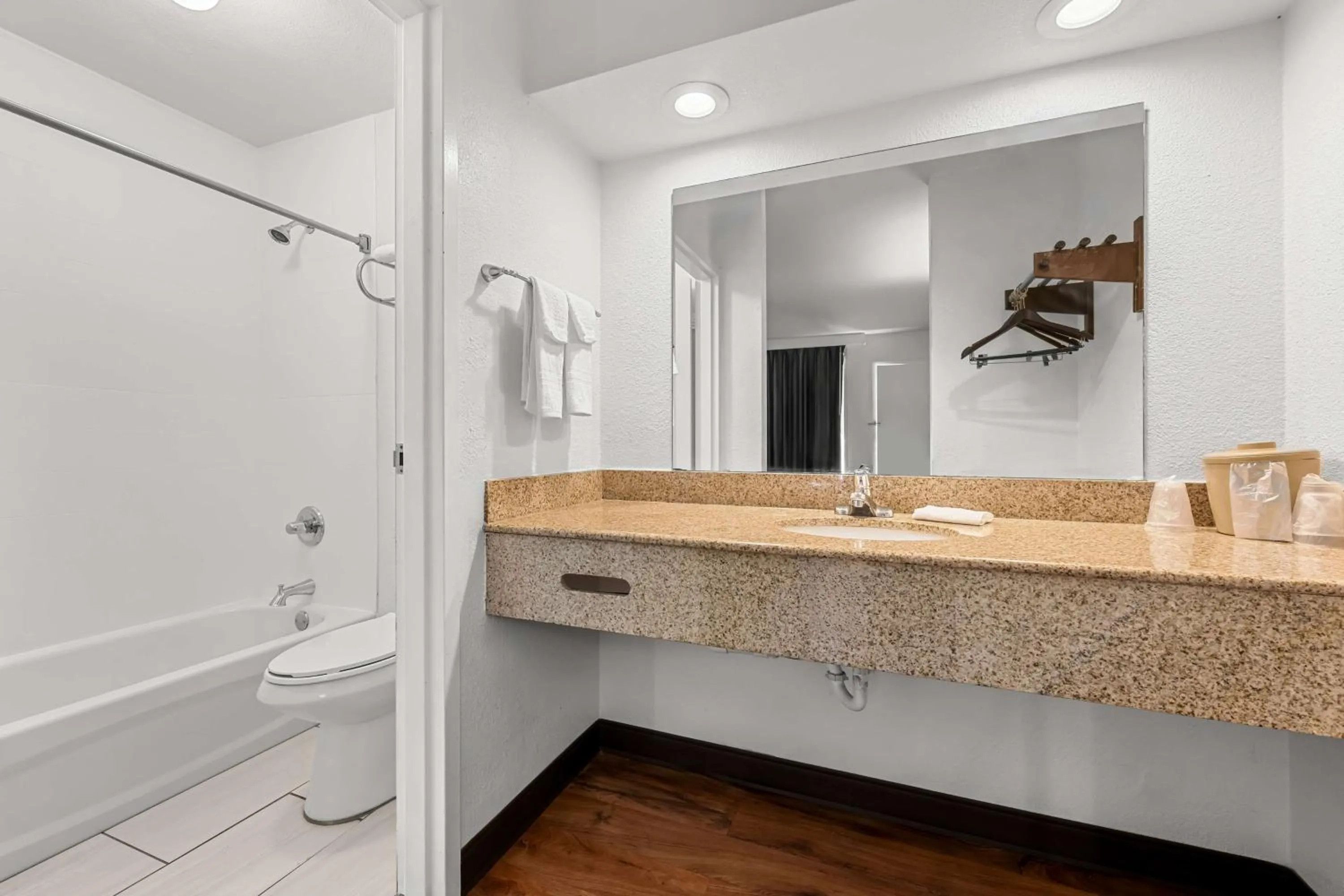 Bathroom in Americas Best Value Inn Hamilton