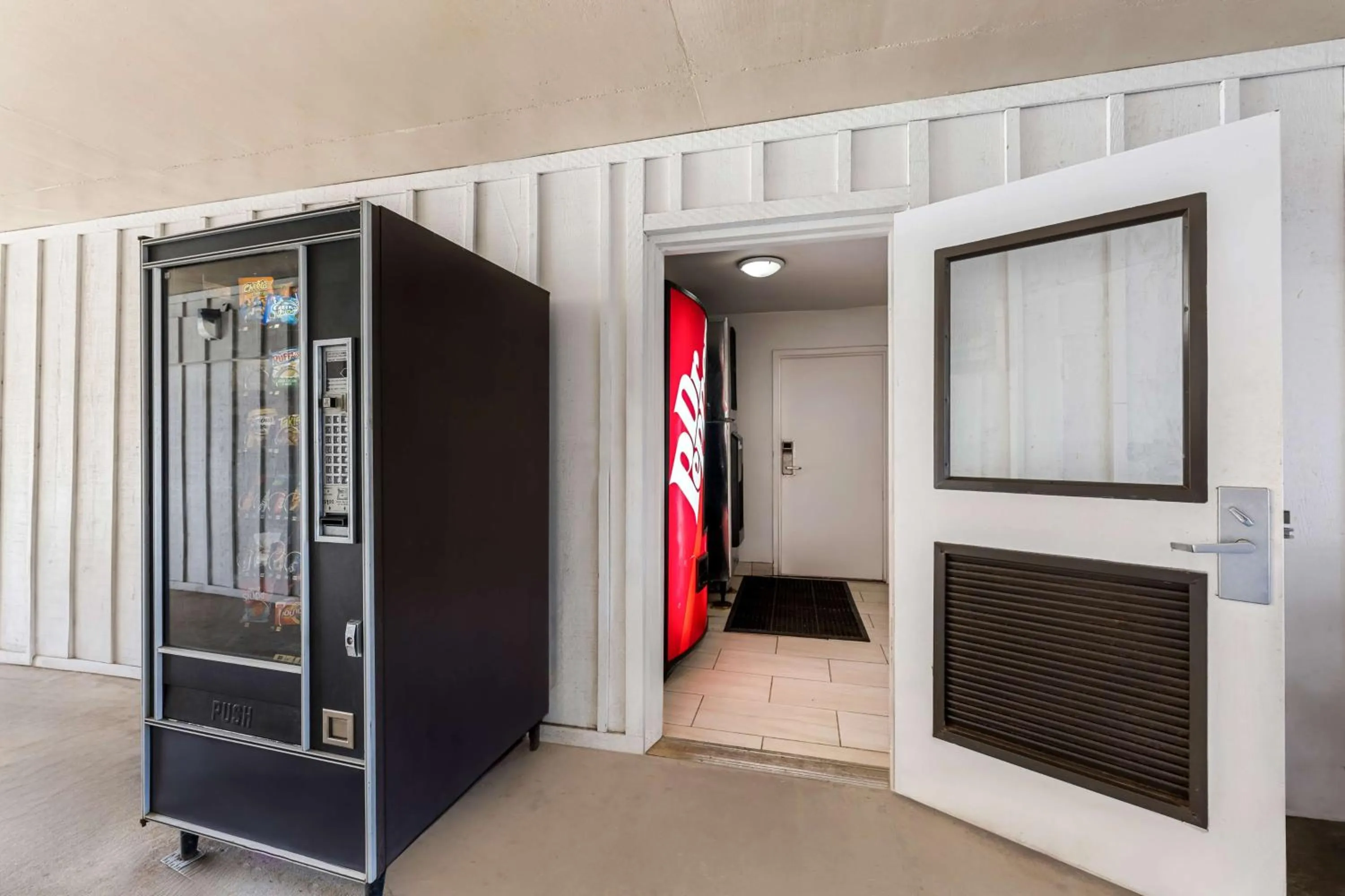 Property building in Americas Best Value Inn Hamilton