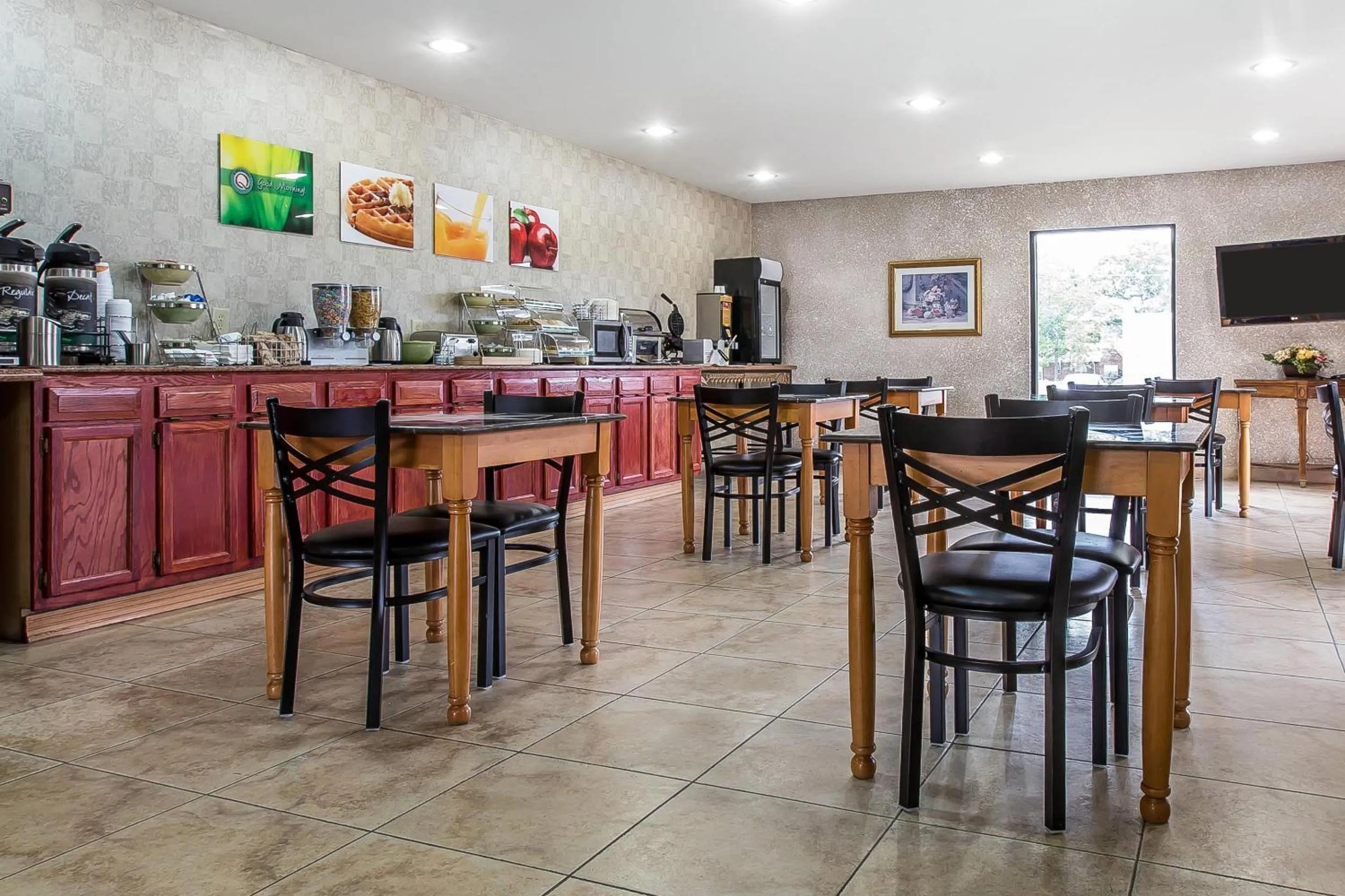 Breakfast in Quality Inn Hanceville US Hwy 31