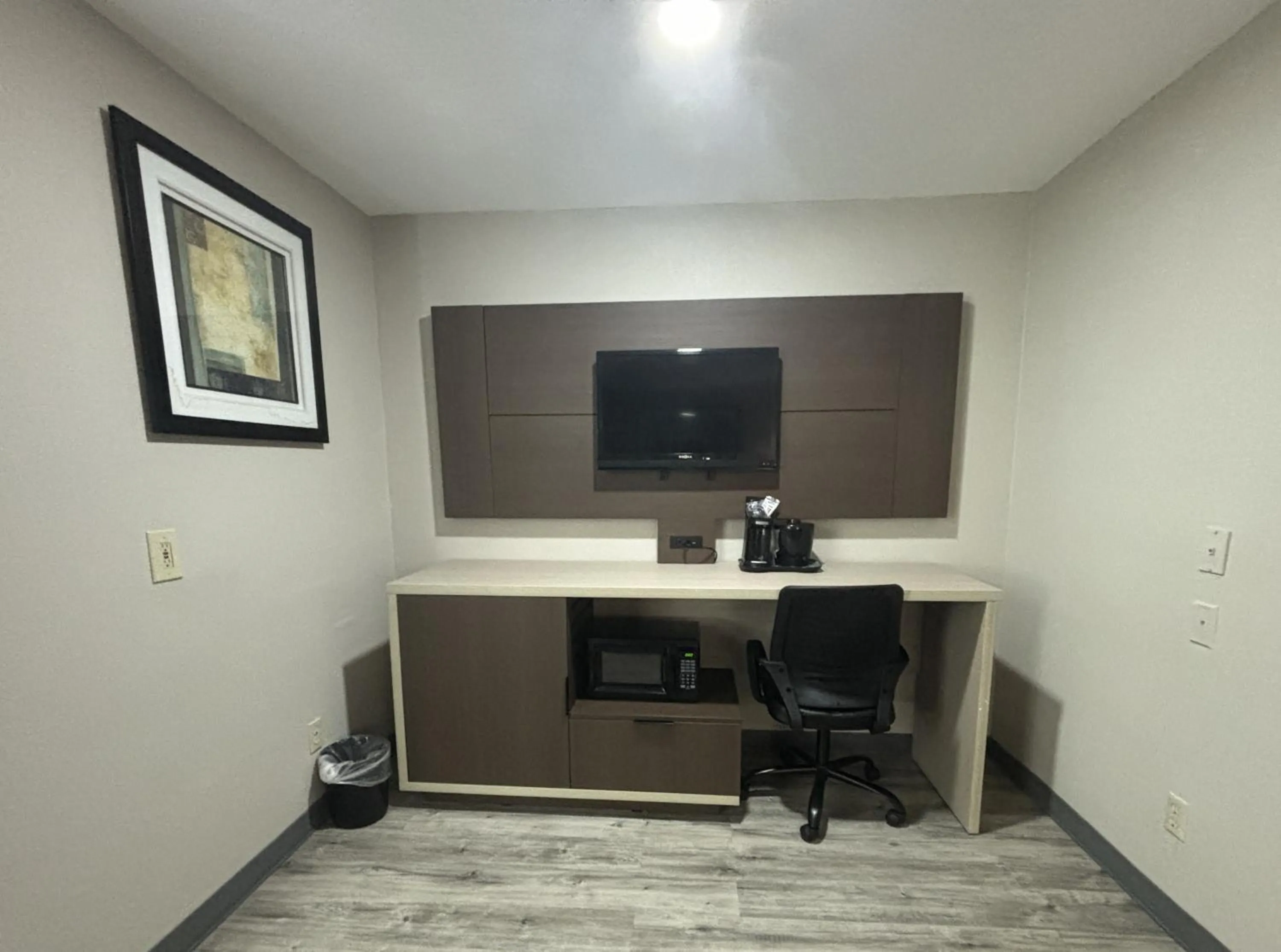 Quality Inn & Suites at Airport Blvd I-65