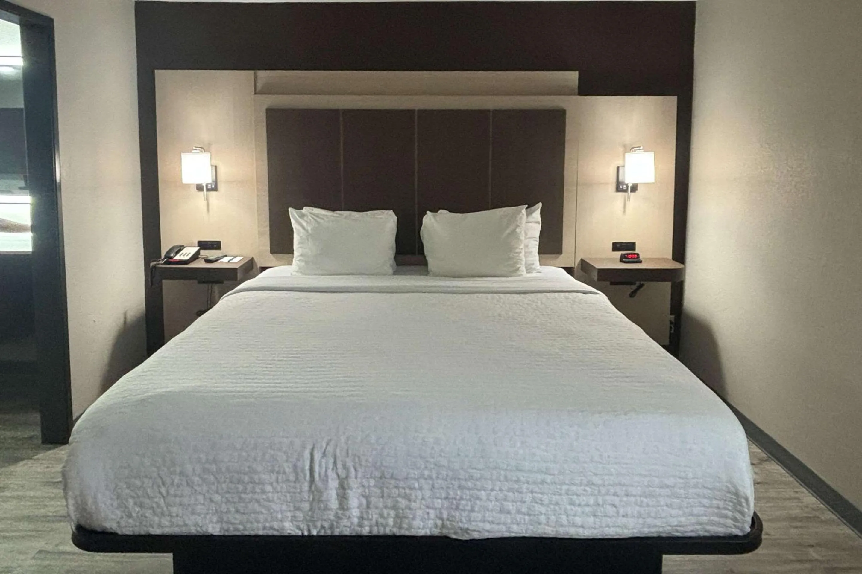 Bedroom, Bed in Quality Inn & Suites at Airport Blvd I-65