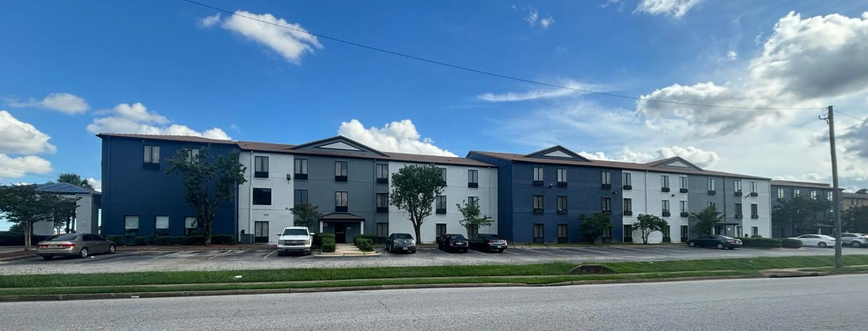 Street view in Quality Inn & Suites at Airport Blvd I-65