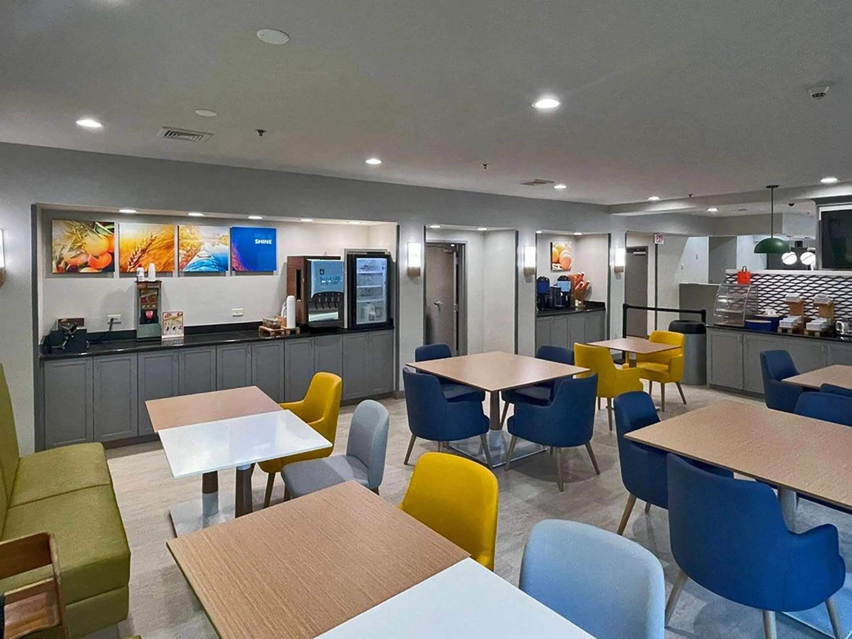 Breakfast in Comfort Suites Mobile-South Alabama University Area