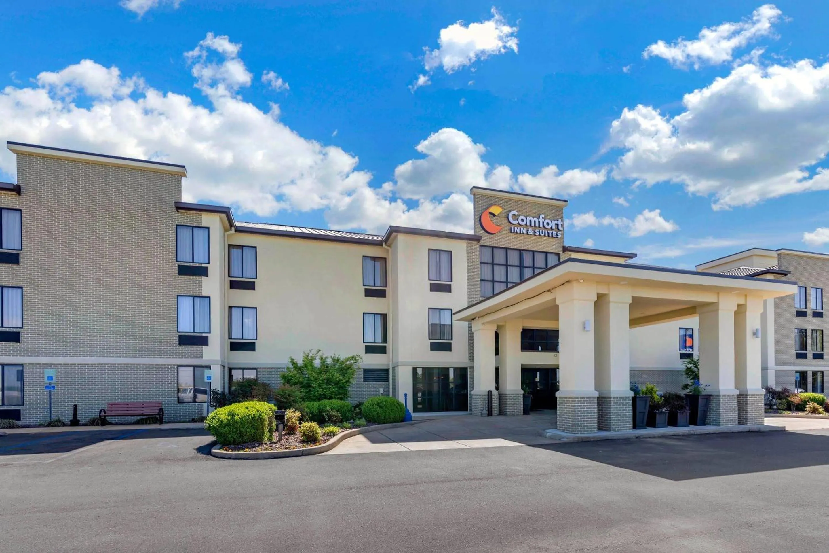 Property building in Comfort Inn & Suites Lincoln I-20