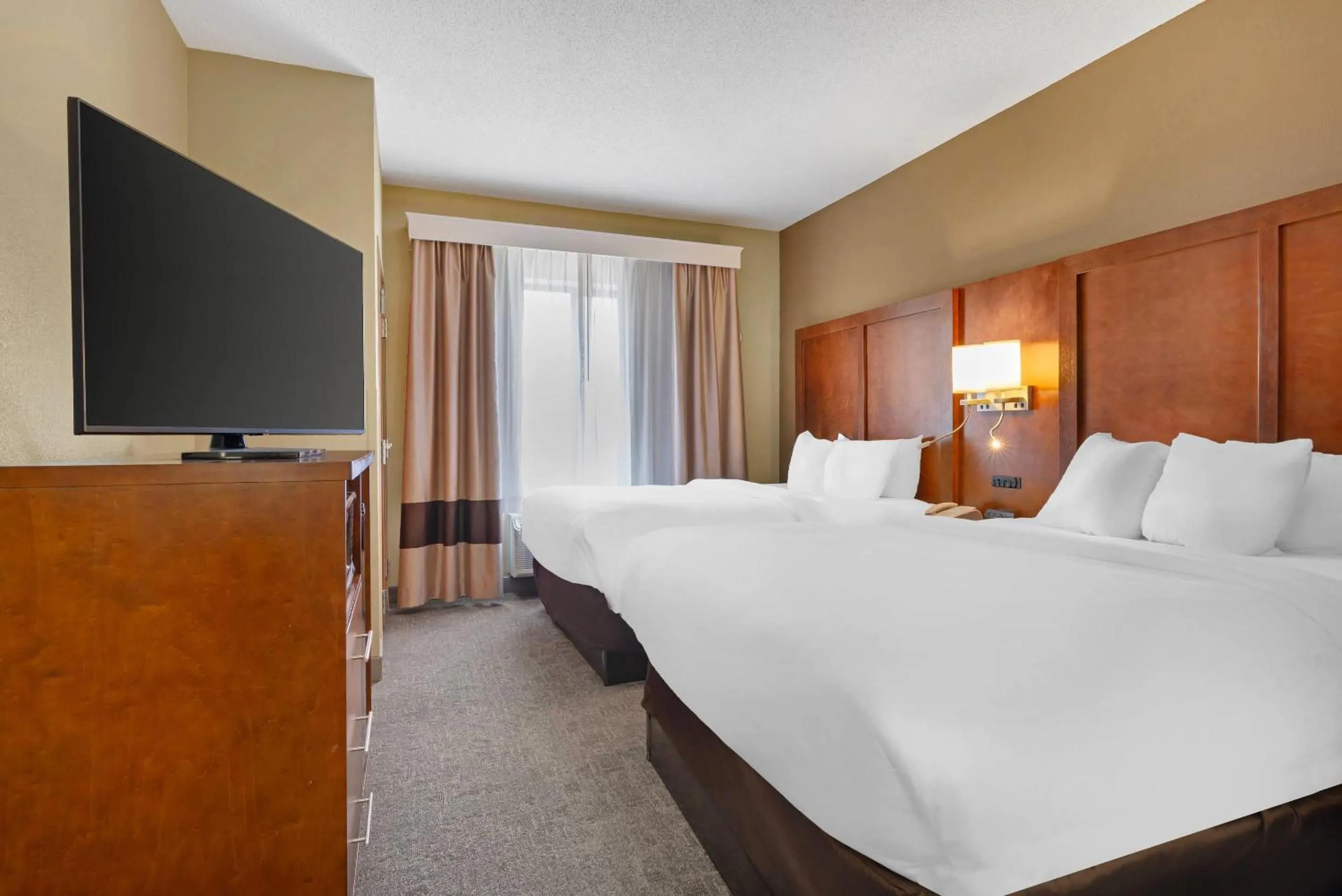 Bedroom, Bed in Comfort Suites Oxford I-20 exit 188