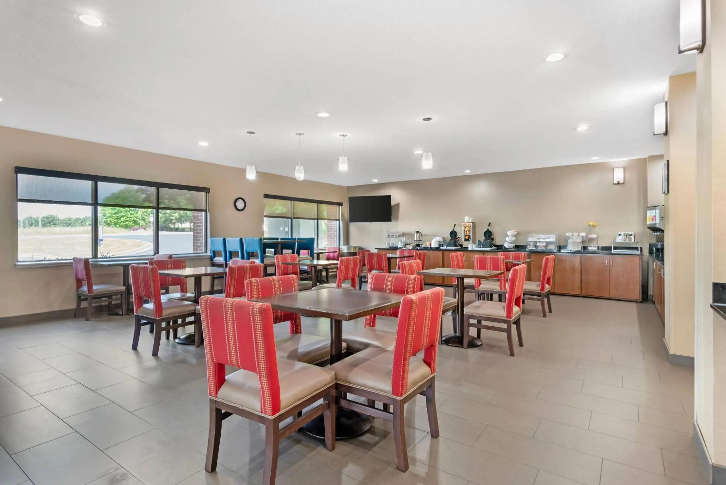 Breakfast in Comfort Suites Oxford I-20 exit 188