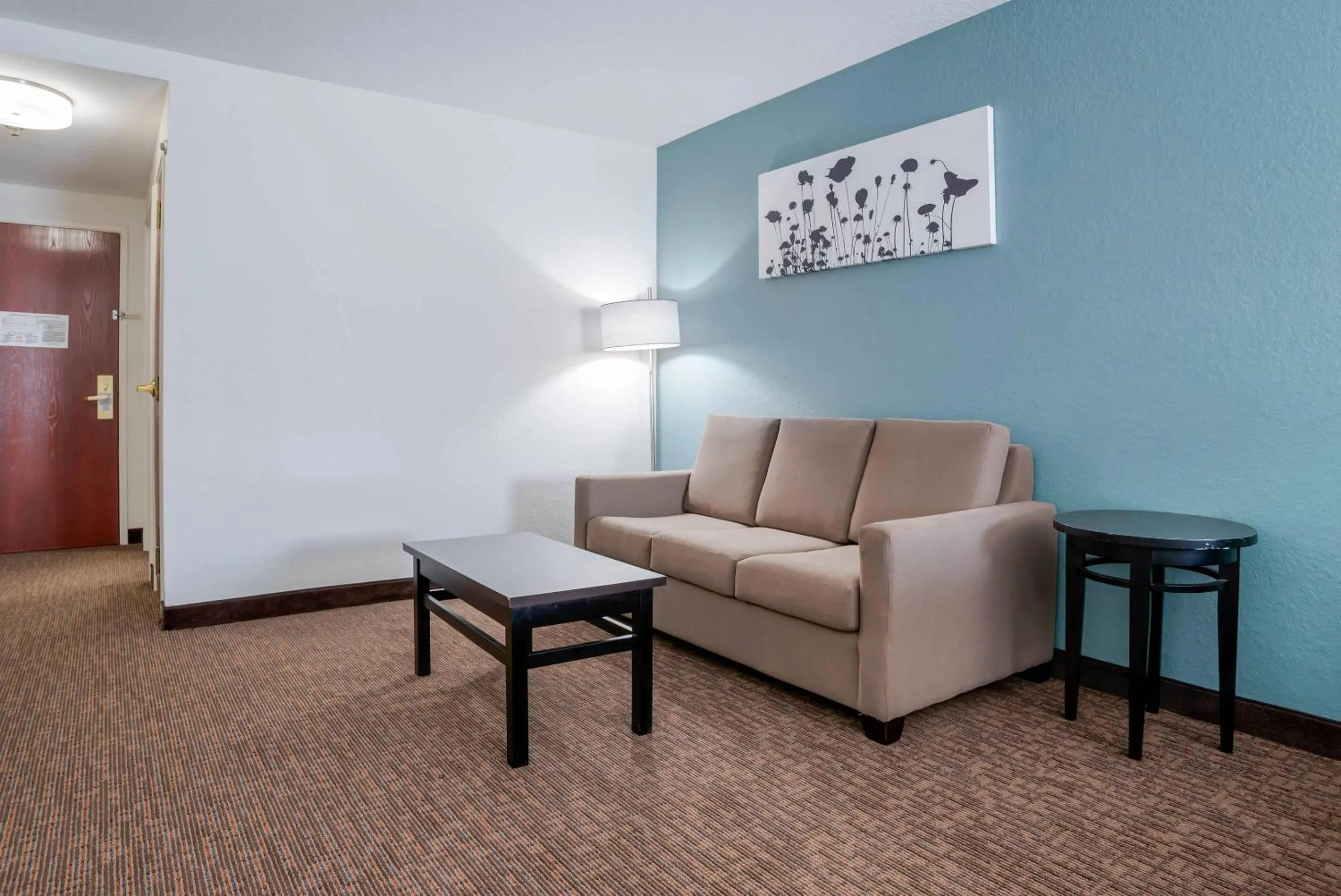 Bedroom in Sleep Inn & Suites Auburn Campus Area I-85