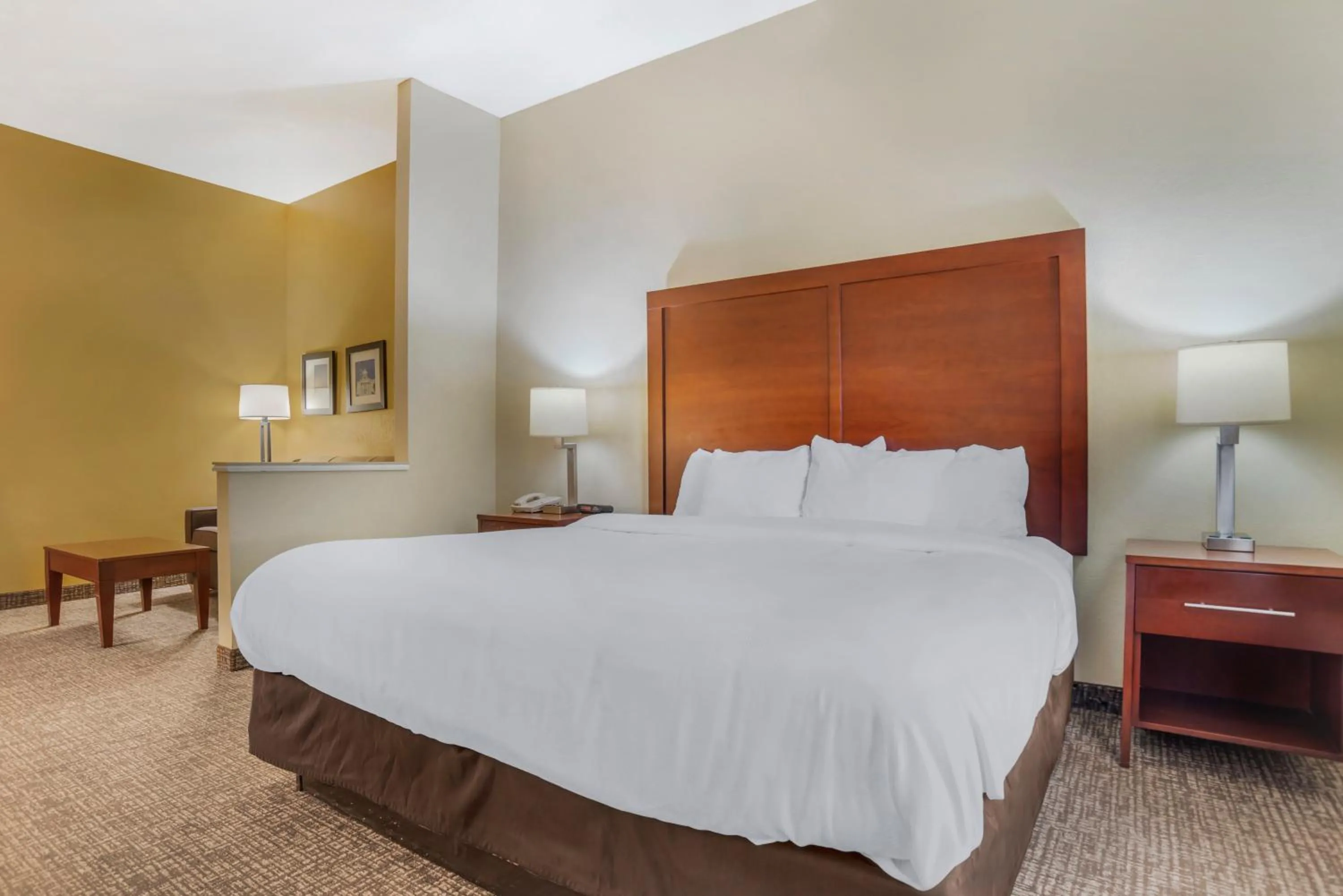 Bed in Comfort Suites Montgomery East Monticello Dr