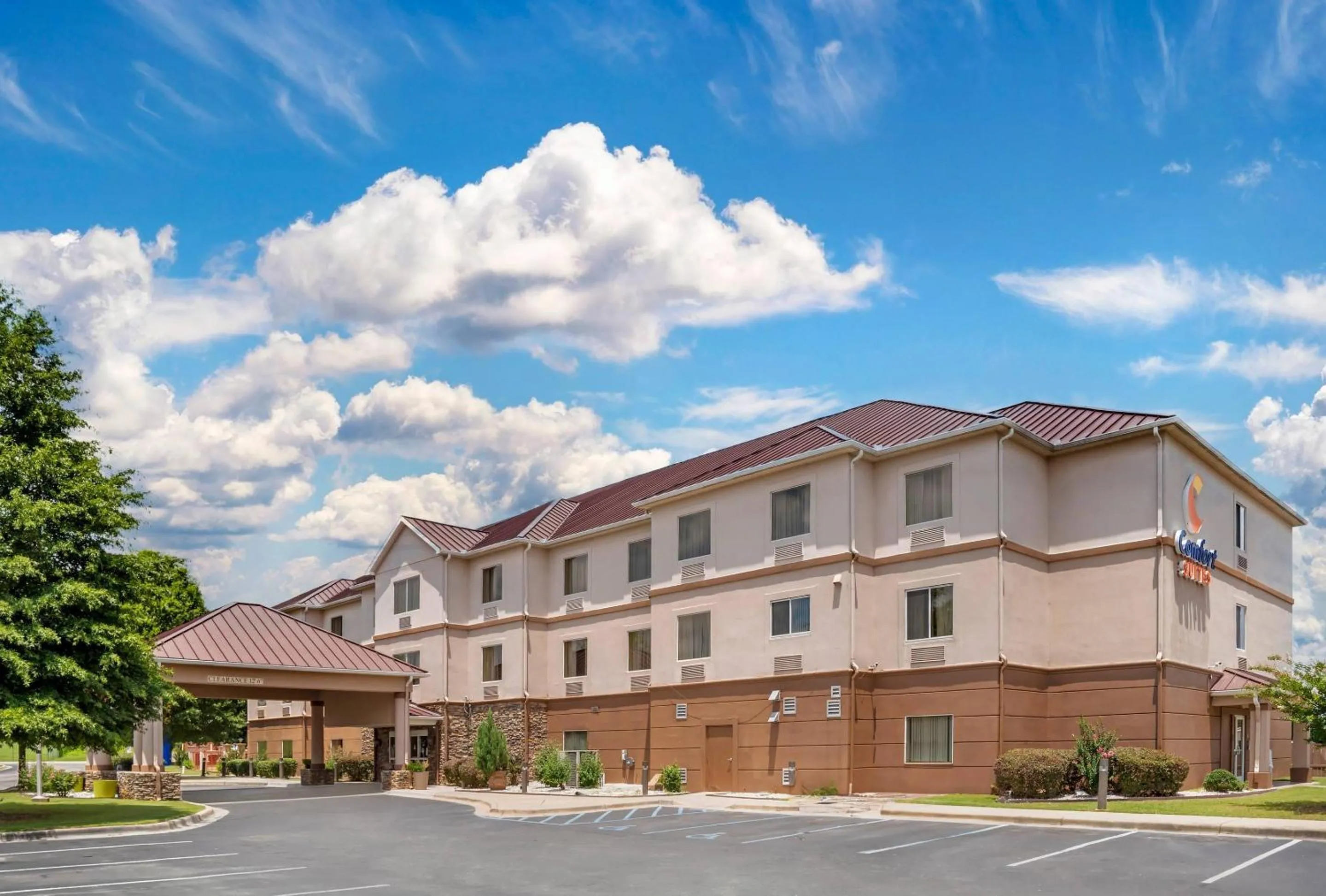 Property building in Comfort Suites Montgomery East Monticello Dr