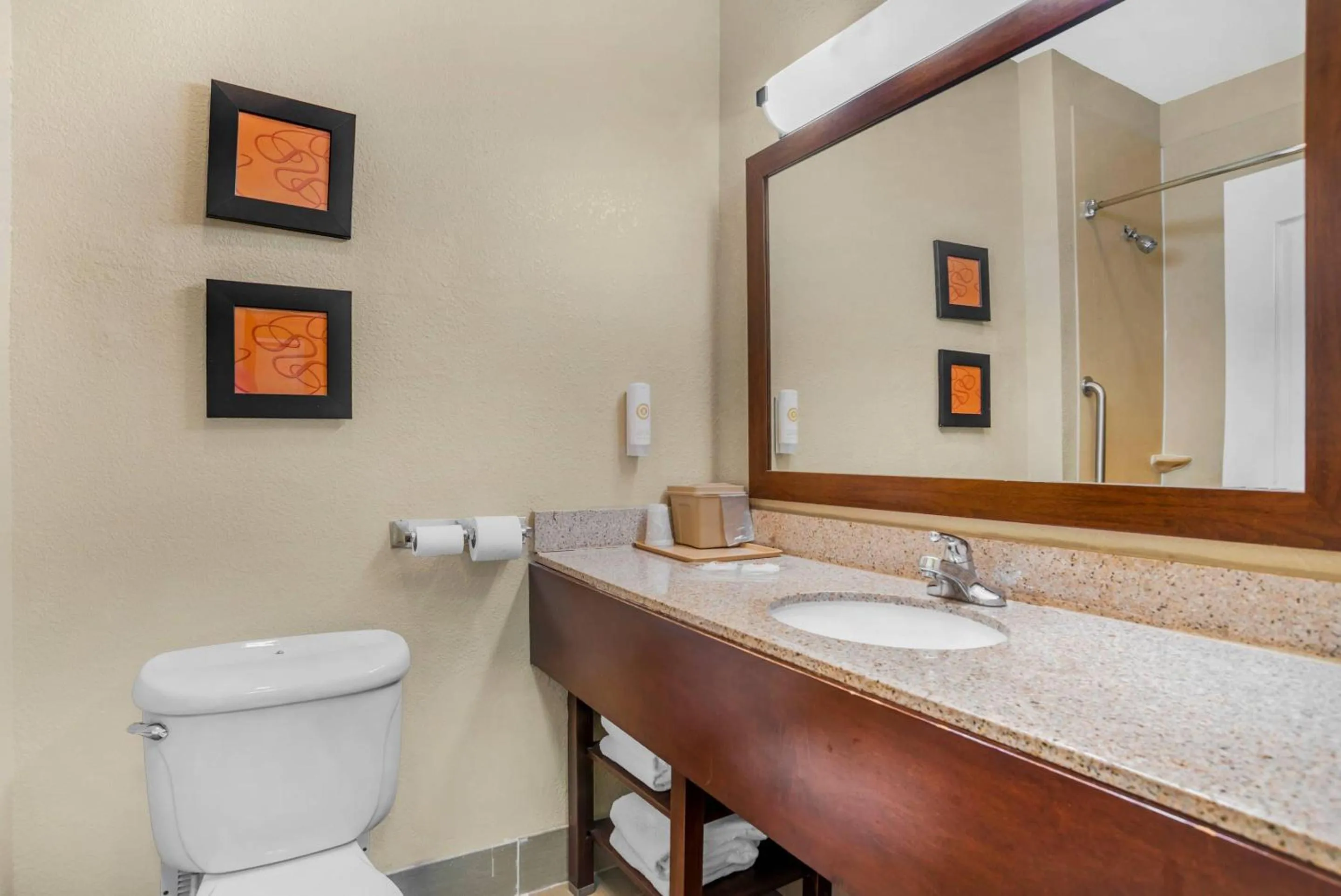 Bedroom in Comfort Suites Montgomery East Monticello Dr