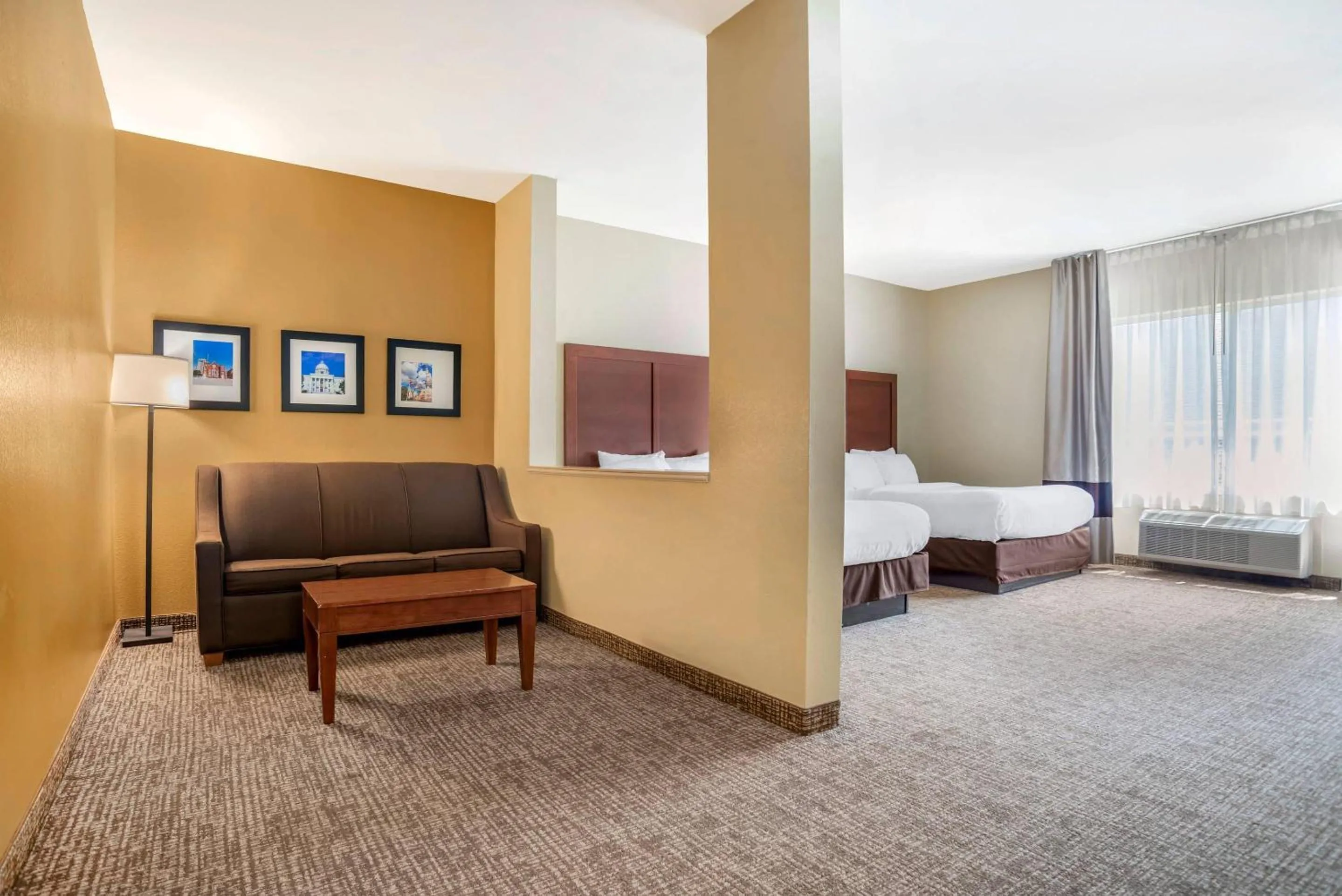 Bedroom, Bed in Comfort Suites Montgomery East Monticello Dr