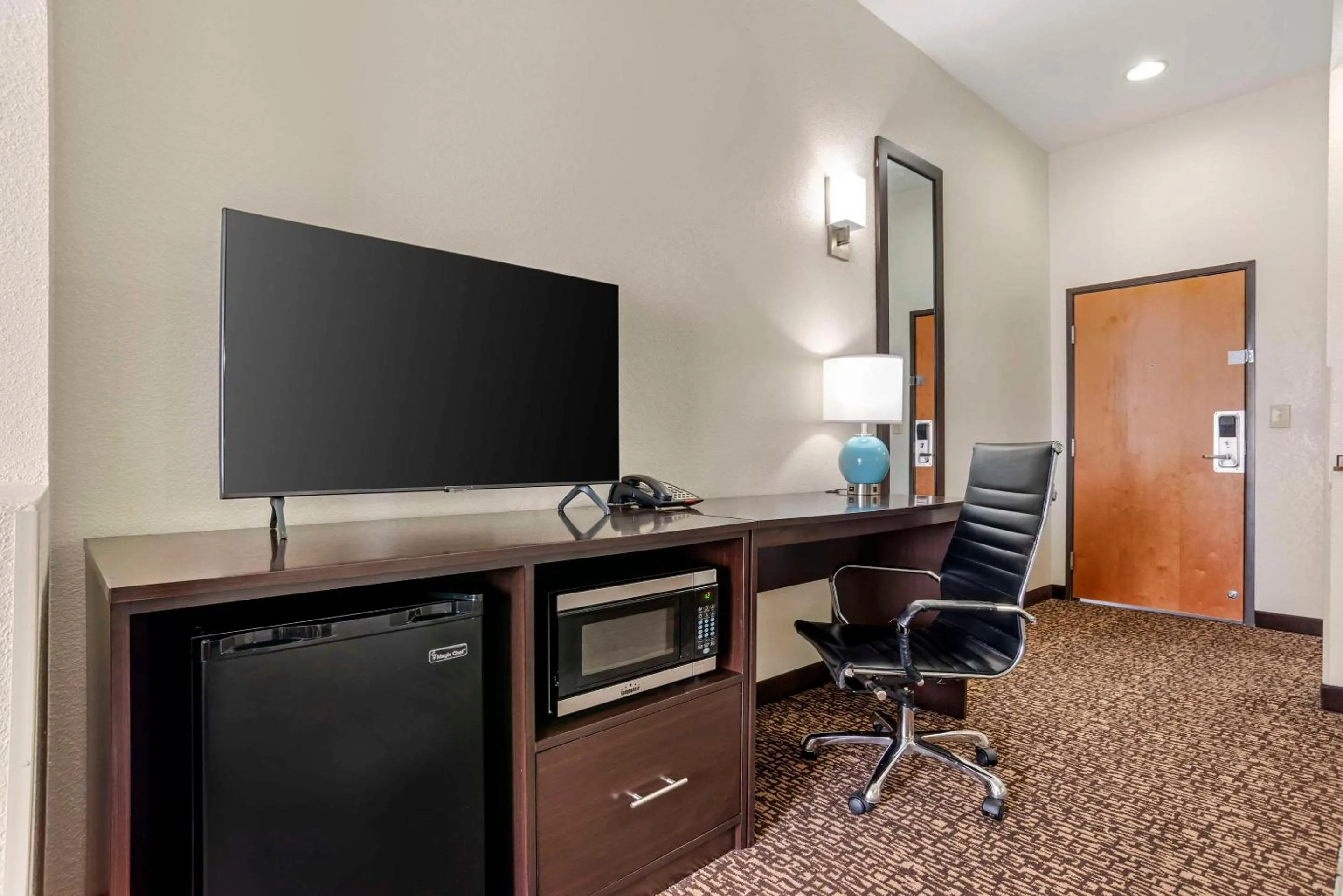 Bedroom in Sleep Inn & Suites Montgomery East I-85