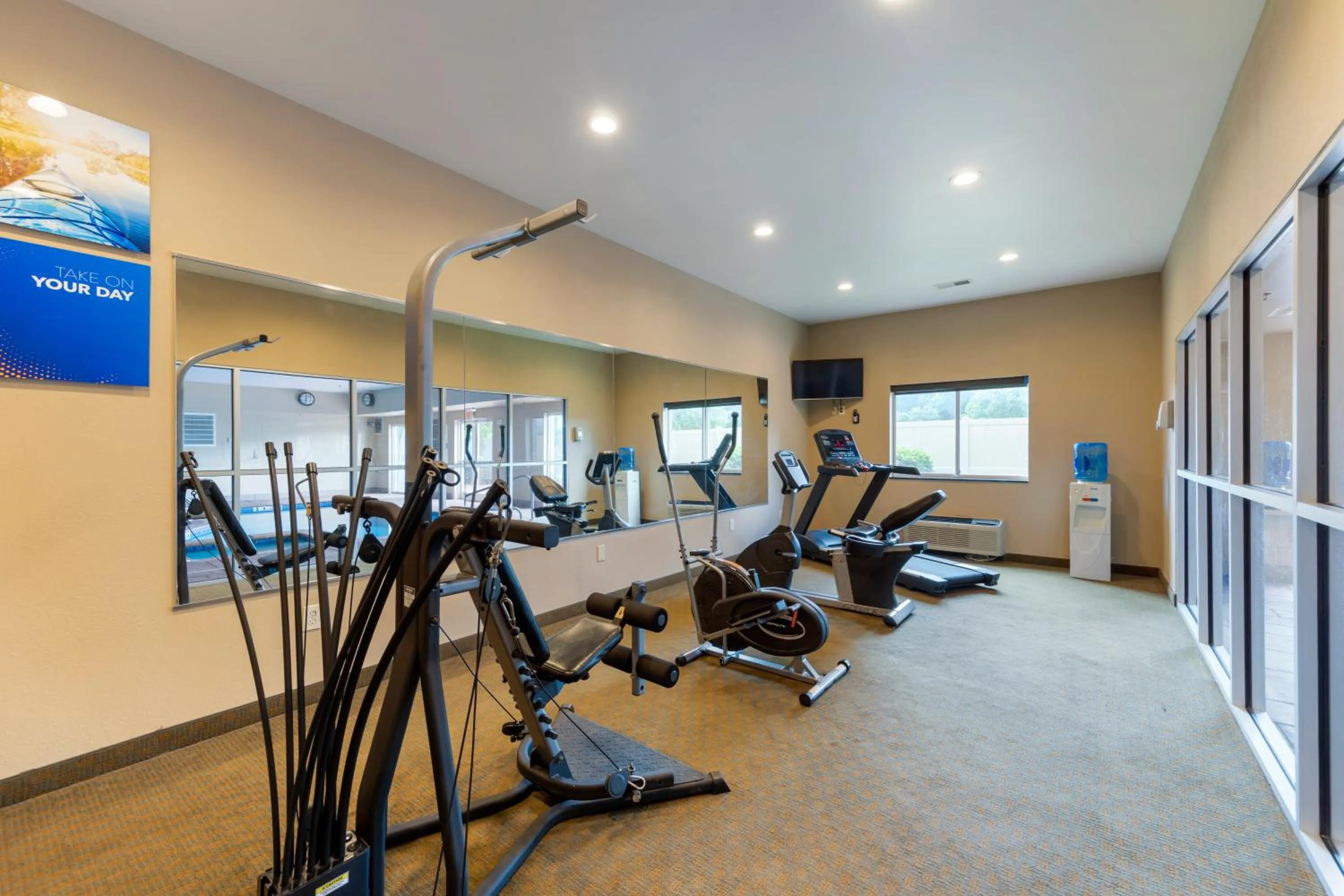 Fitness centre/facilities in Comfort Inn near University