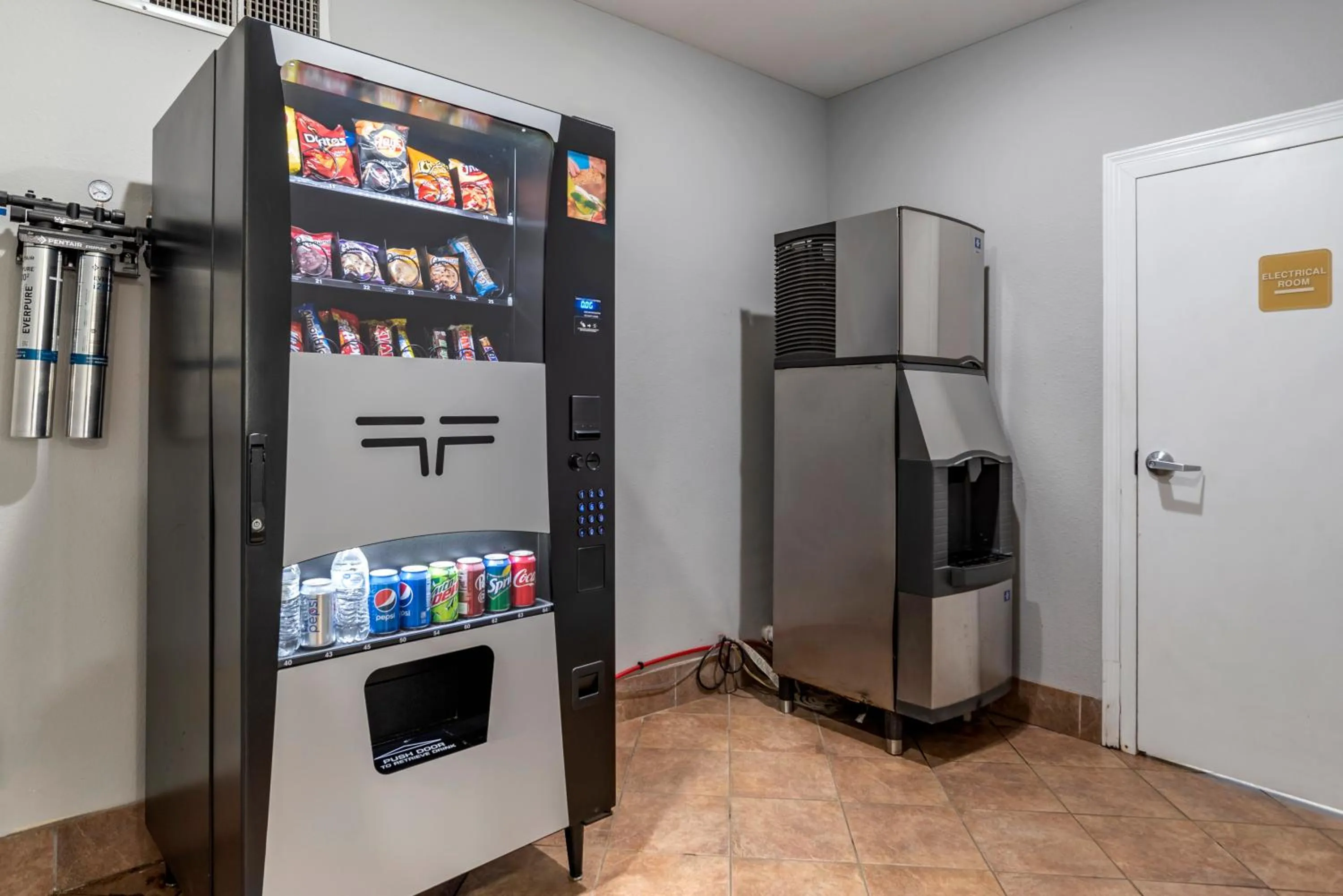 vending machine in Quality Inn & Suites Demopolis