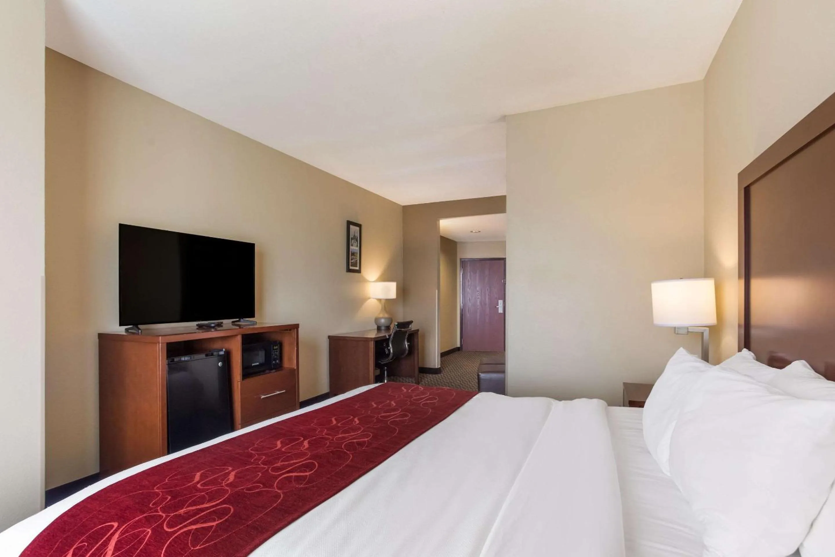 Bedroom, Bed in Comfort Suites Saraland - North Mobile