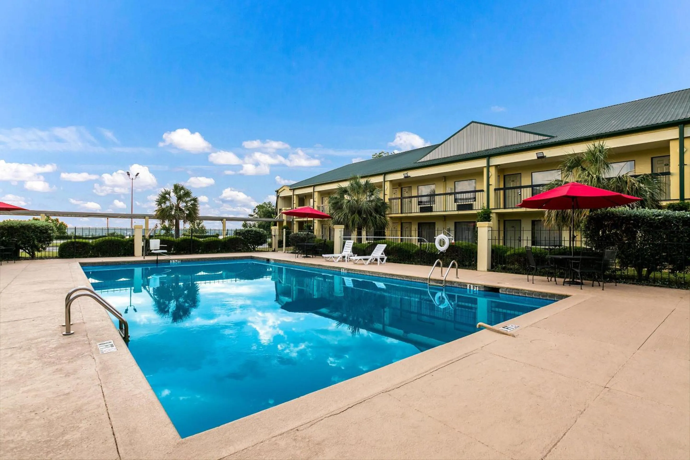 Swimming pool in Quality Inn & Suites near Lake Eufaula
