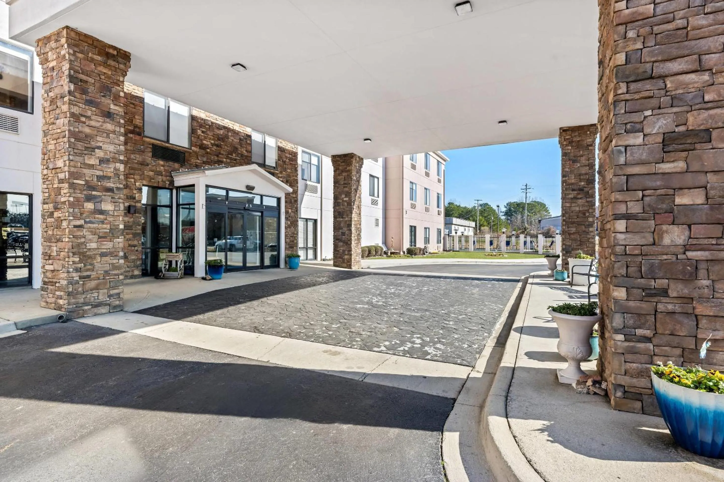 Property building in Comfort Suites Cullman I-65 Exit 310