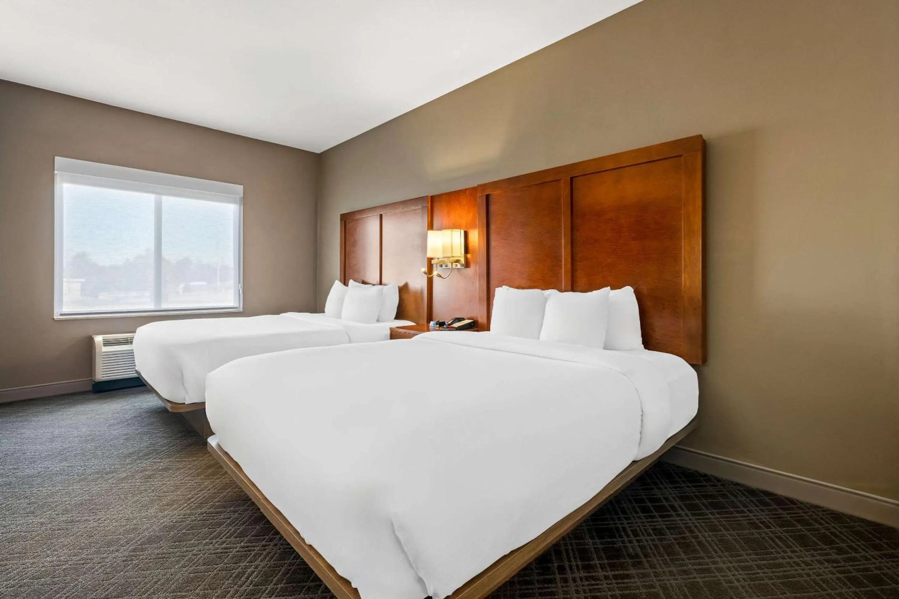 Bedroom, Bed in Comfort Suites Cullman I-65 Exit 310