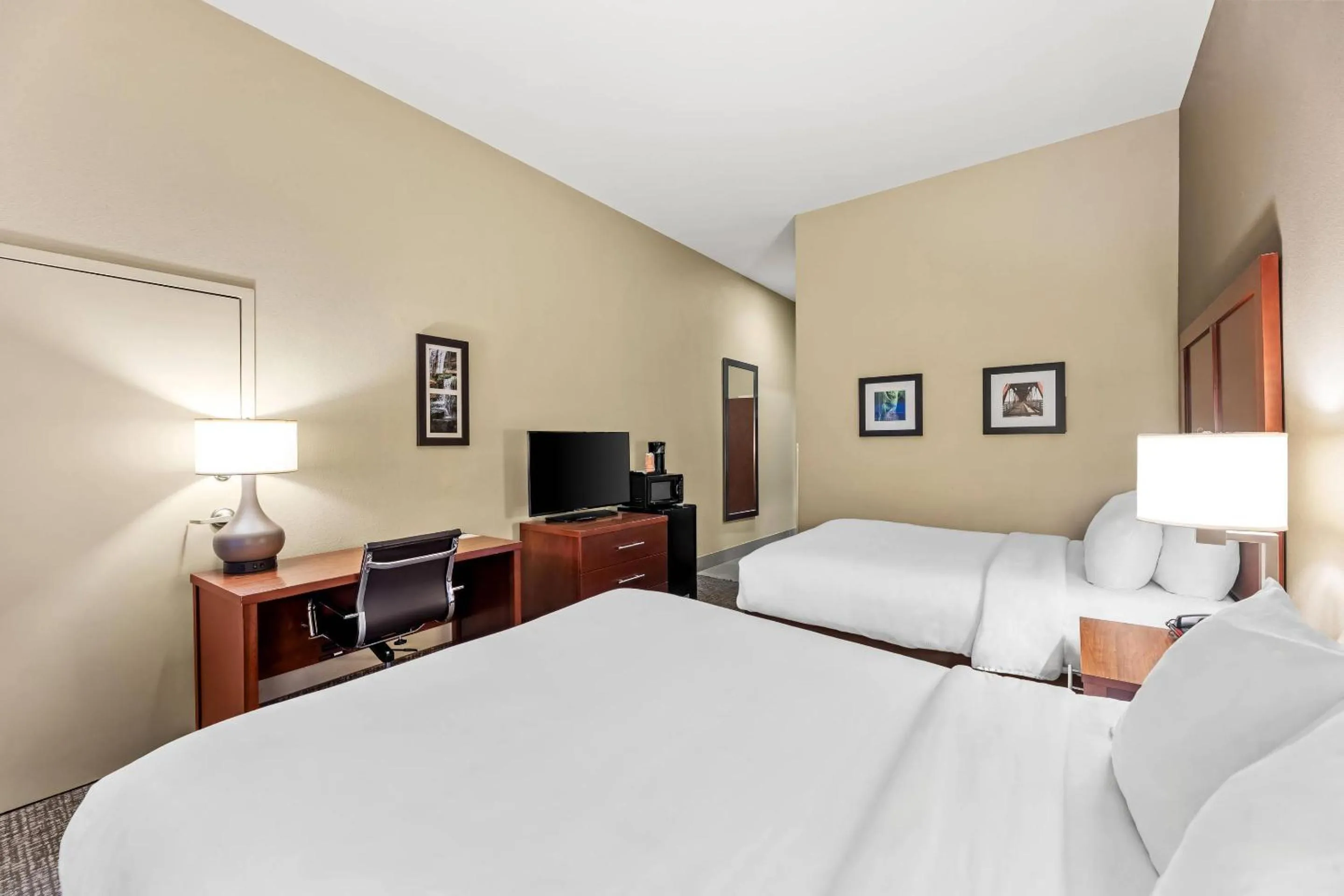 Bedroom in Comfort Inn & Suites Tuscumbia-Muscle Shoals