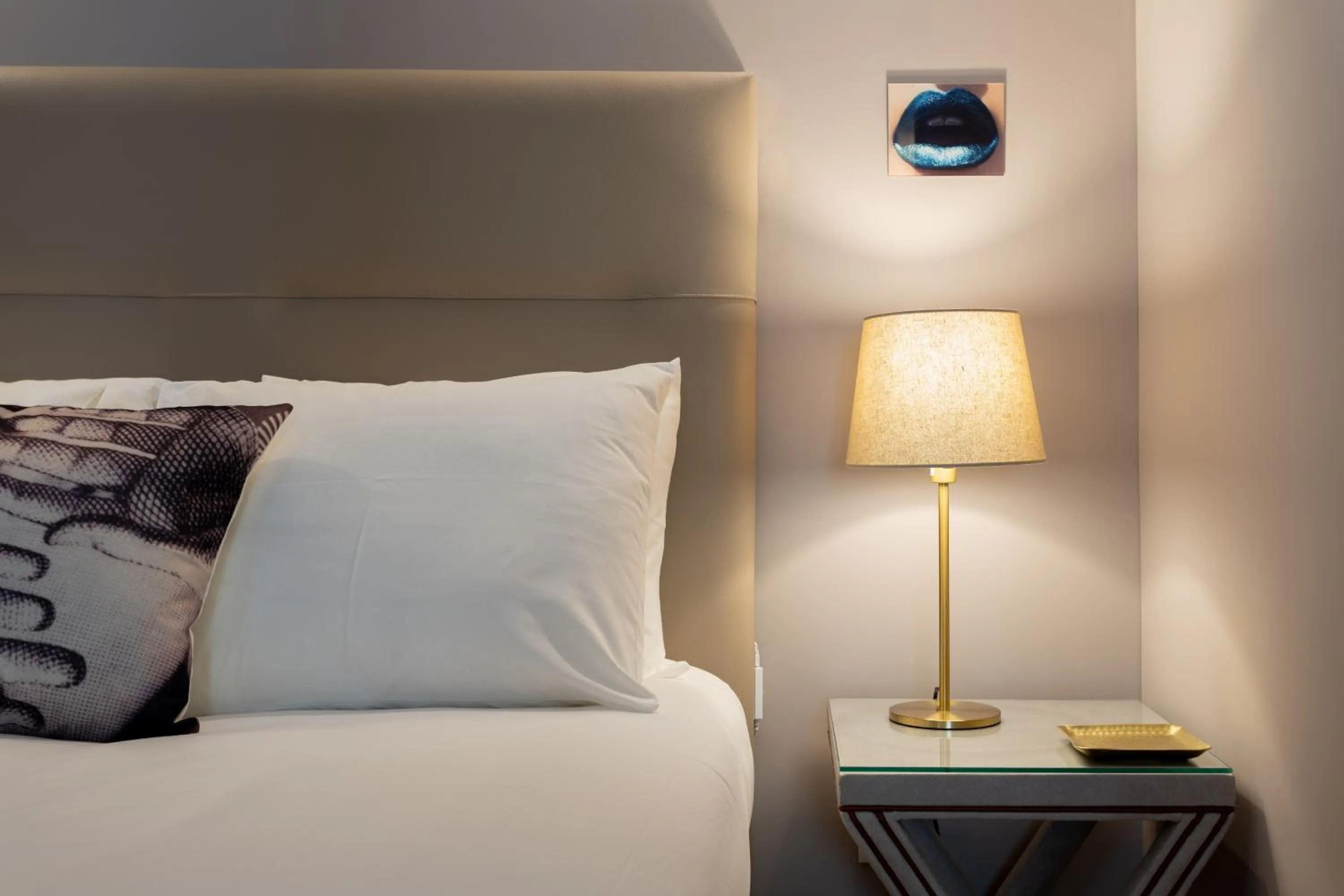 Bed in Geo Studios Santa Catarina