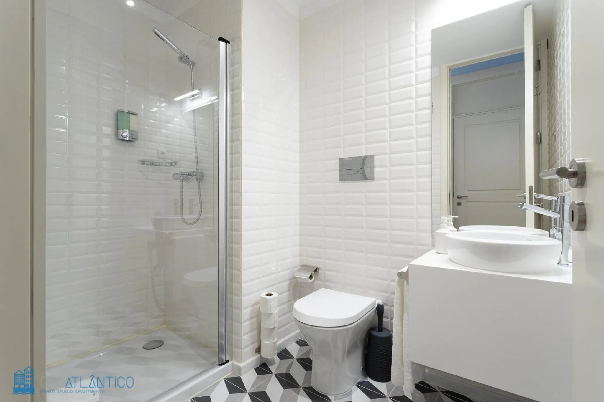 Bathroom in Geo Studios Santa Catarina