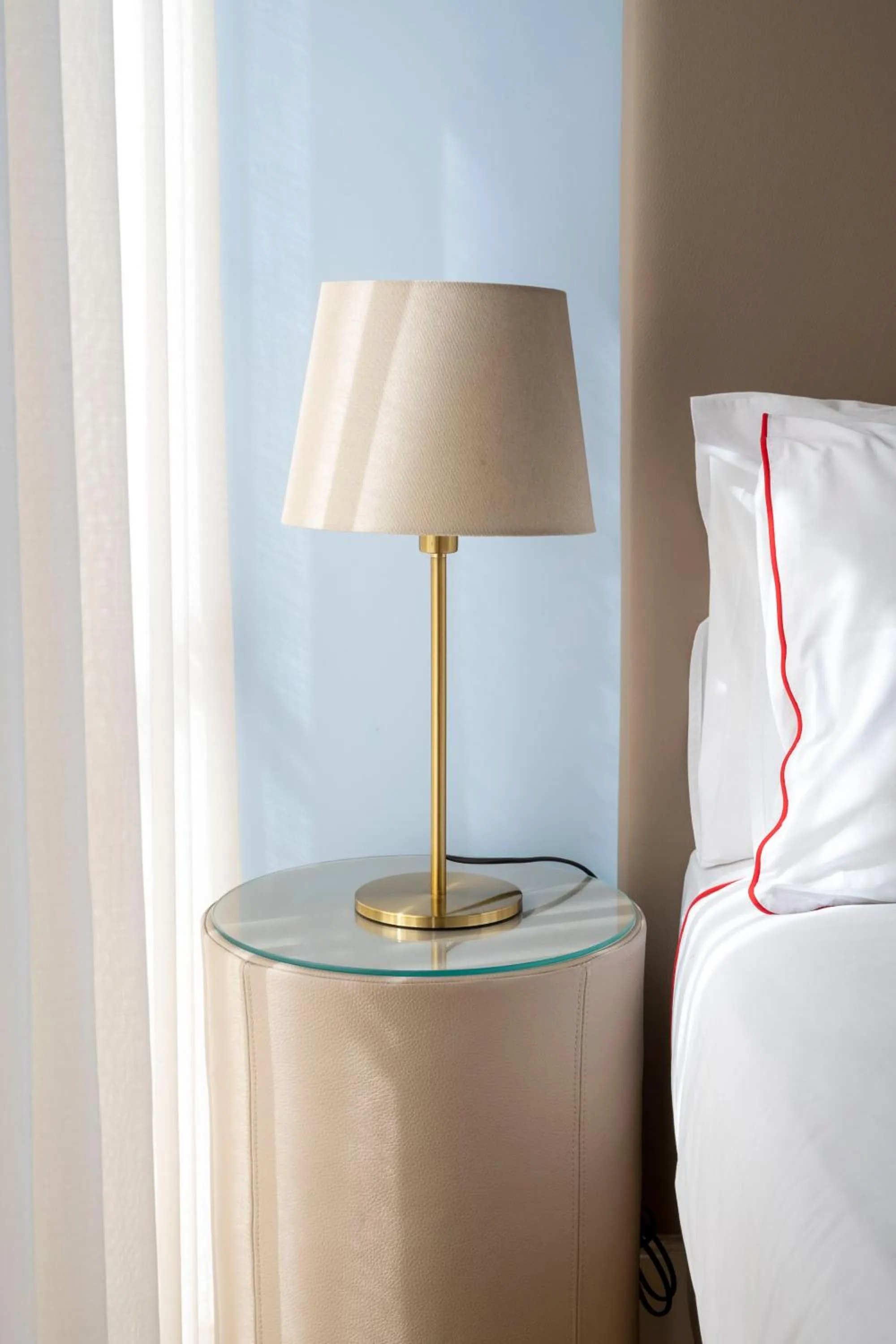 Bed in Geo Studios Santa Catarina