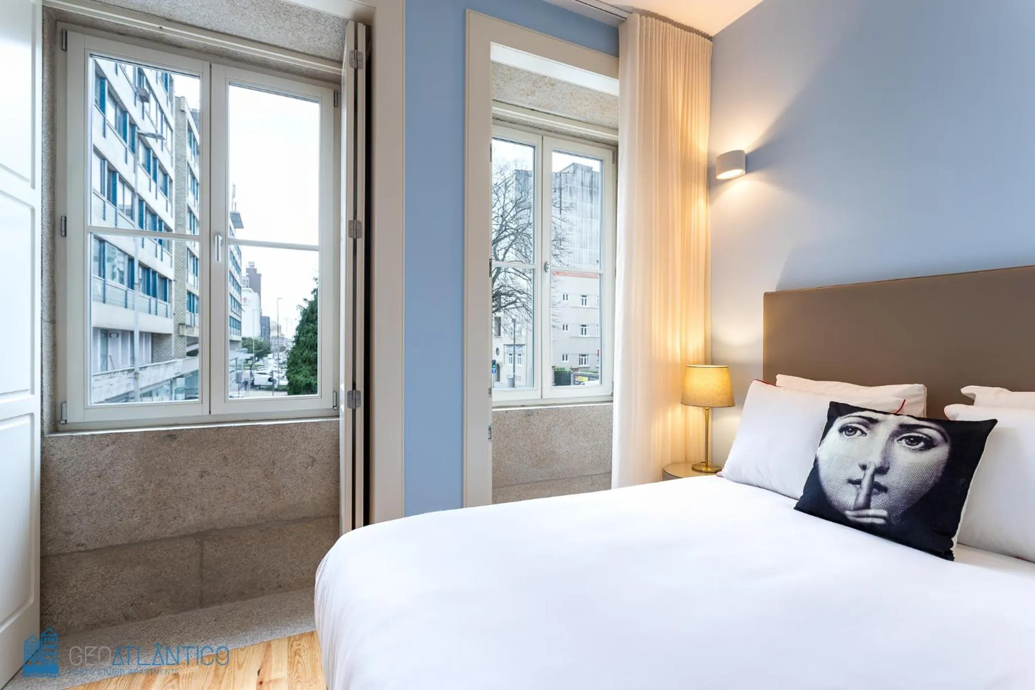 Bed in Geo Studios Santa Catarina