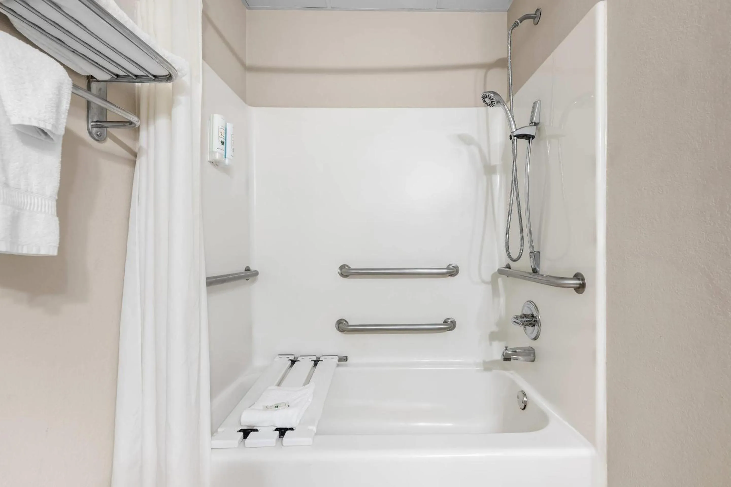 Bedroom in Quality Inn Alexander City