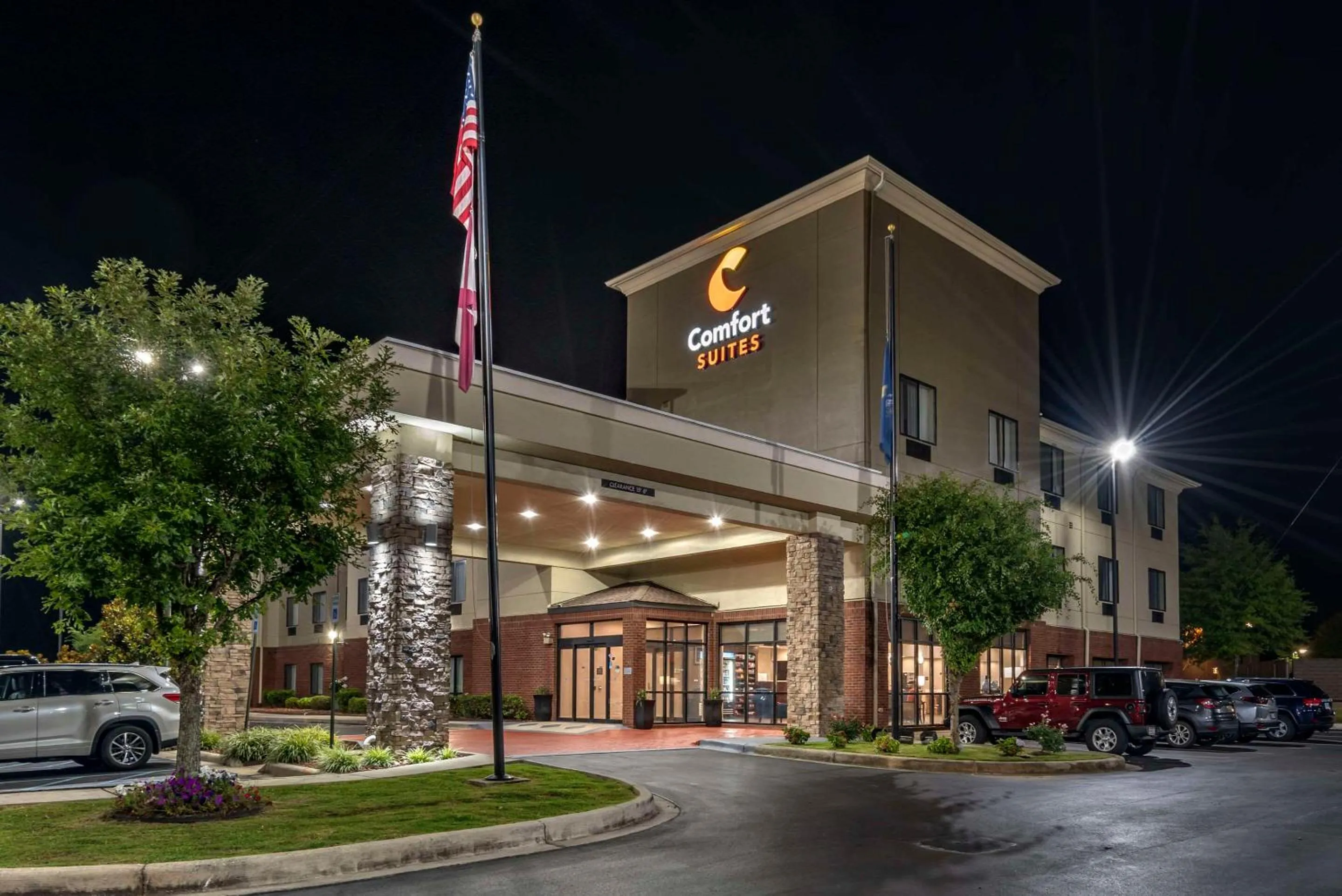 Property building in Comfort Suites Pell City near Logan Martin Lake