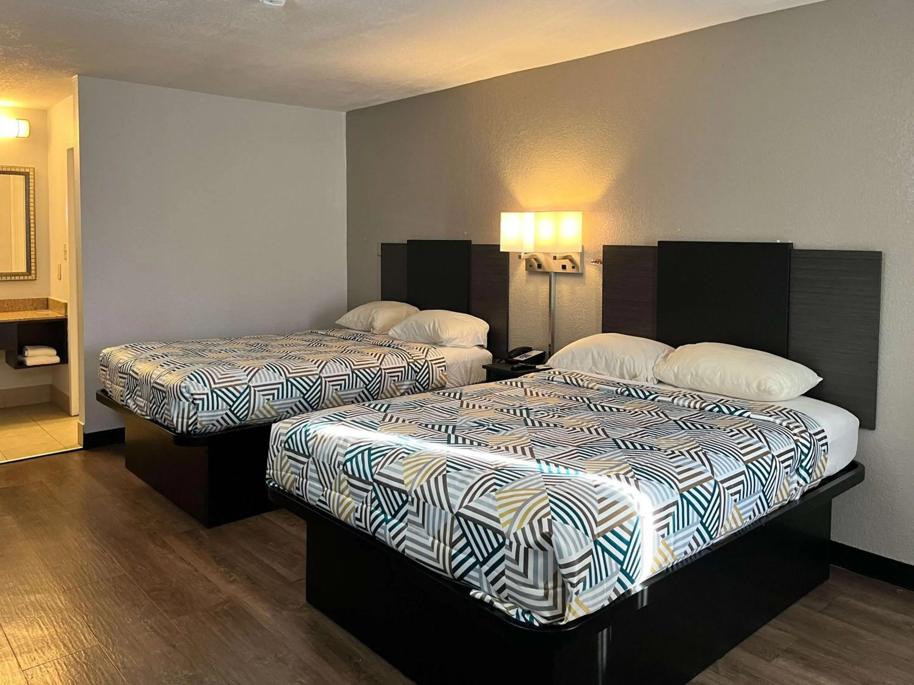 Bedroom, Bed in Motel 6 Montgomery, AL - Eastern Blvd.