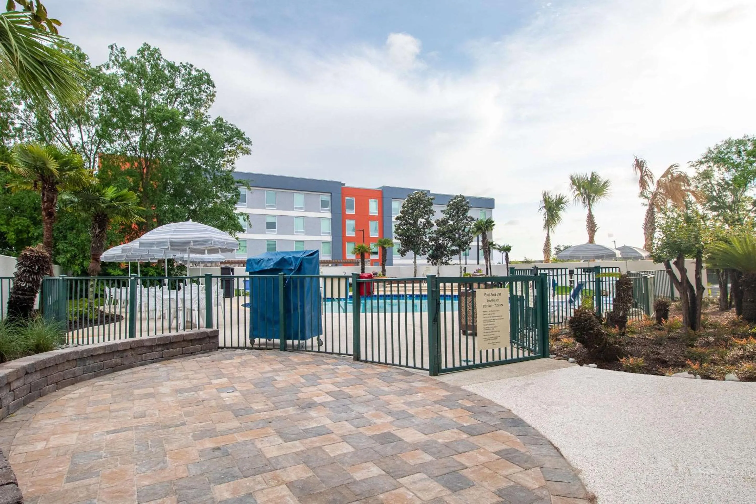 Swimming pool in Econo Lodge Inn & Suites Foley-North Gulf Shores