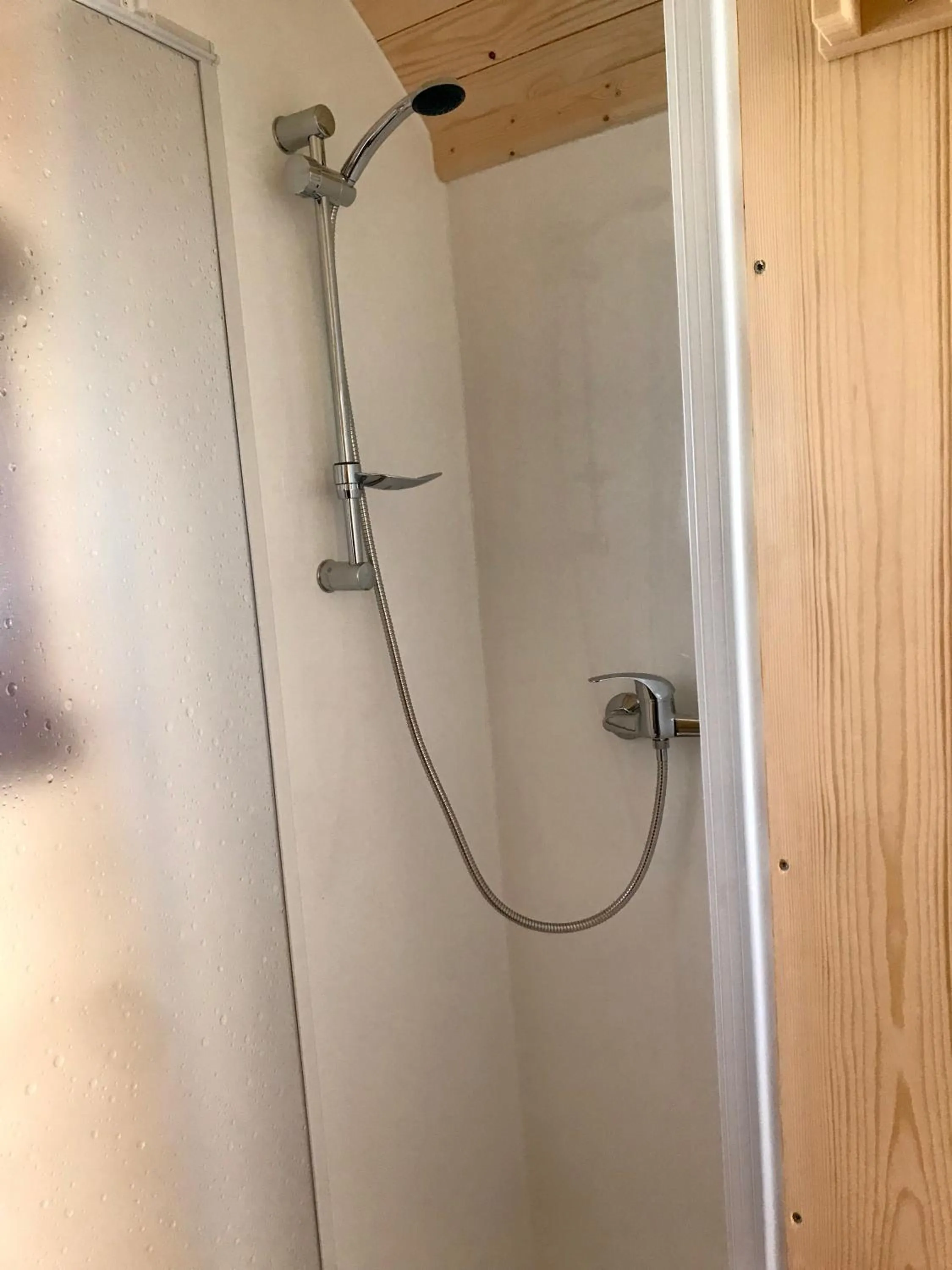 Shower in Hüttendorf Fränkische Schweiz