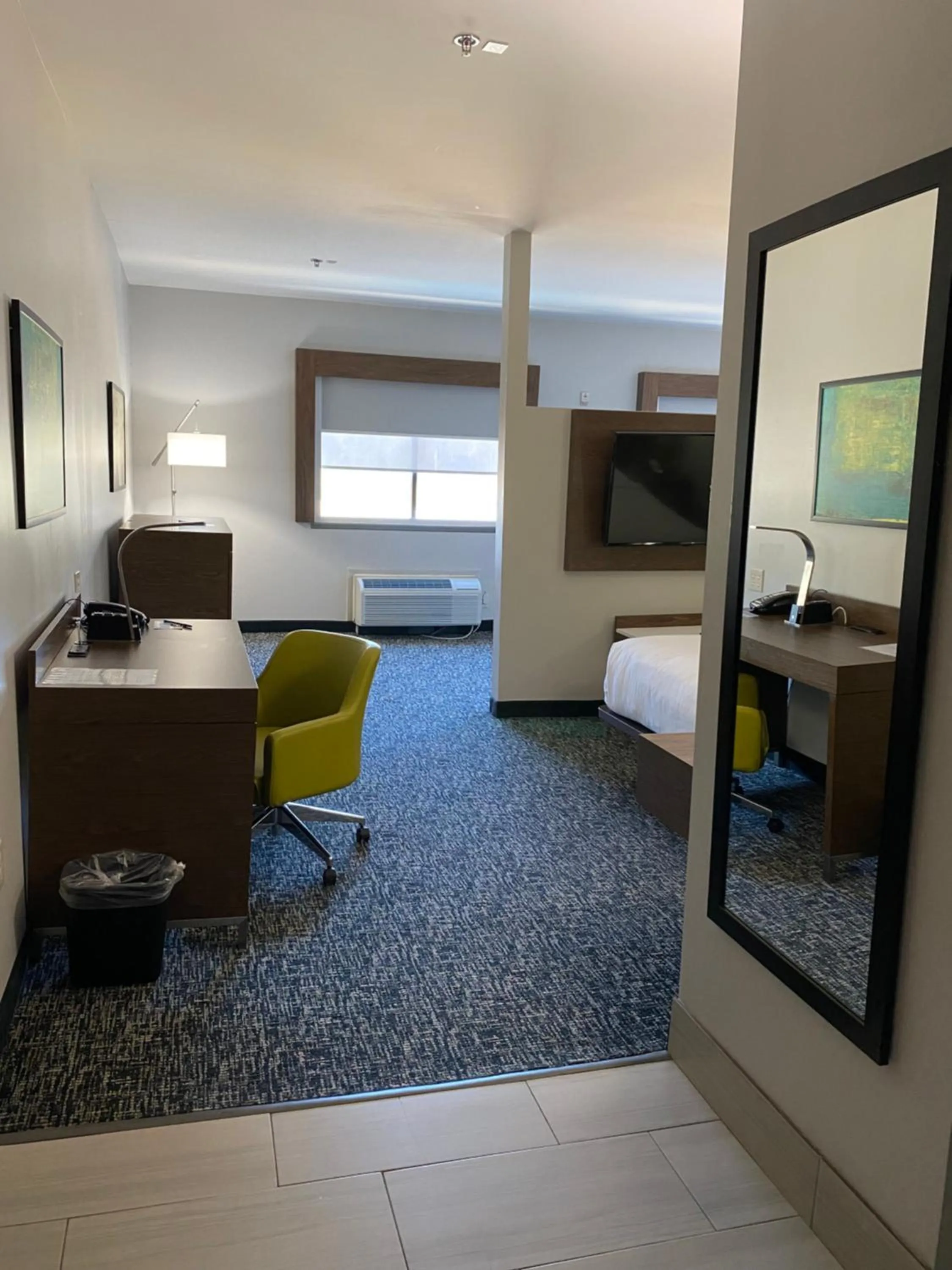 Bedroom, Bed in Comfort Inn & Suites Near Lake Guntersville