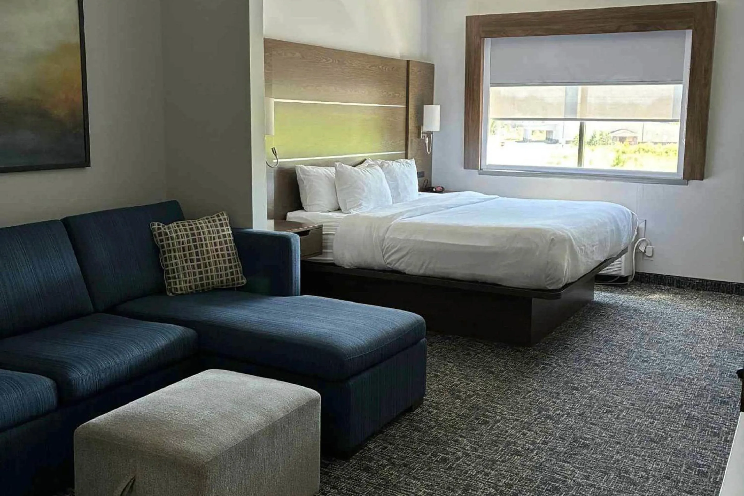 Bedroom, Bed in Comfort Inn & Suites Near Lake Guntersville