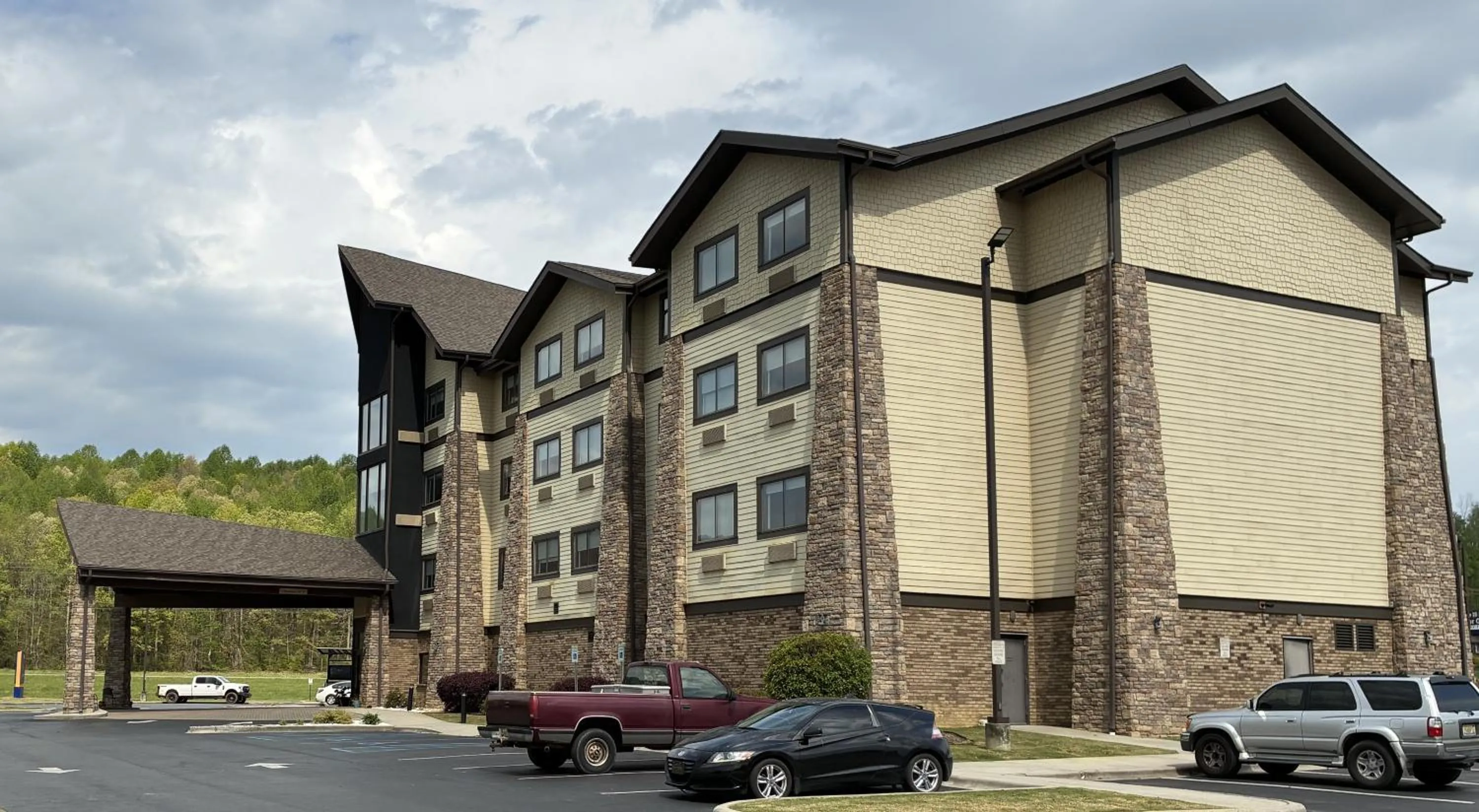 Property building in Comfort Inn & Suites Near Lake Guntersville