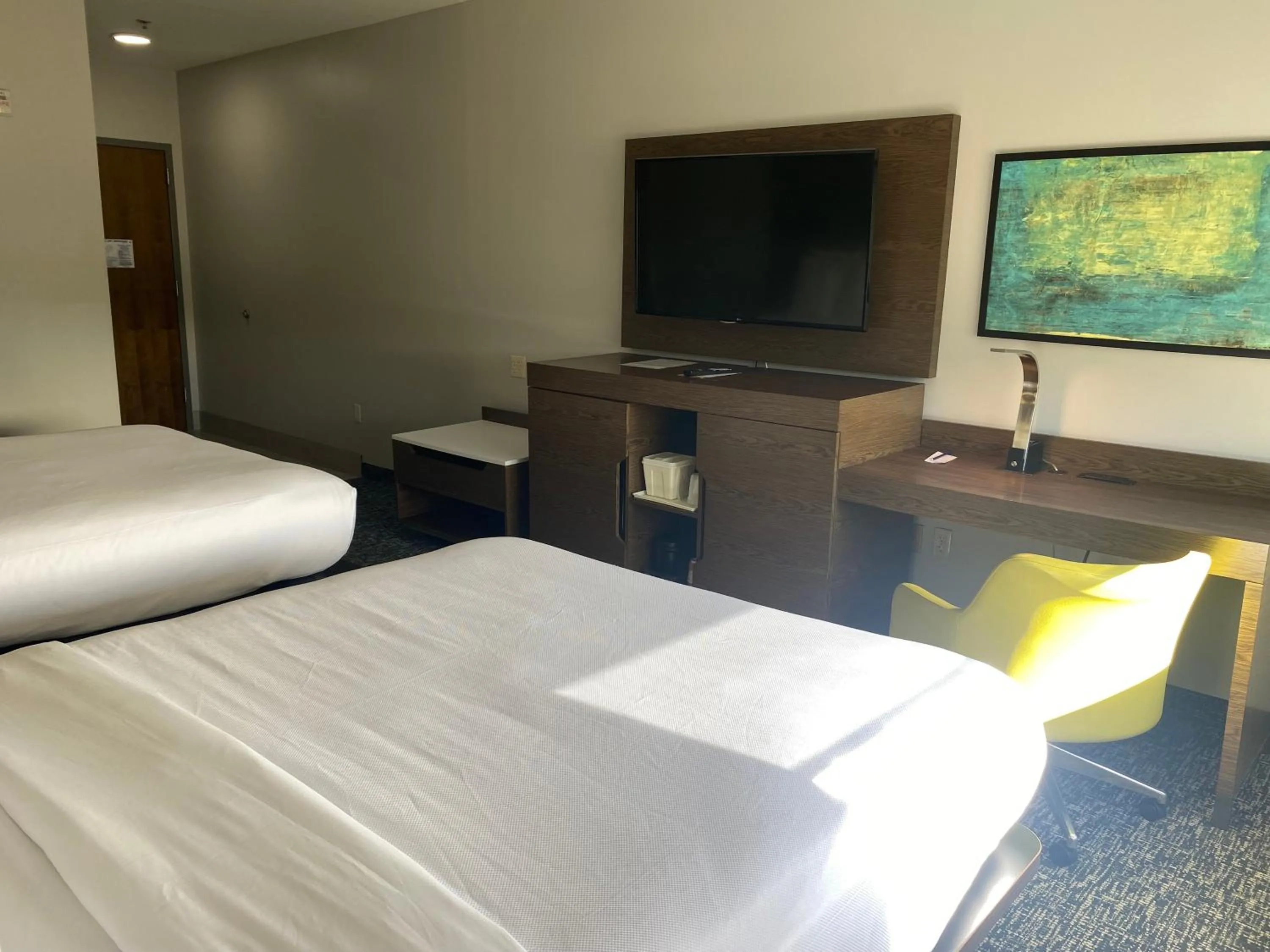 Bed in Comfort Inn & Suites Near Lake Guntersville