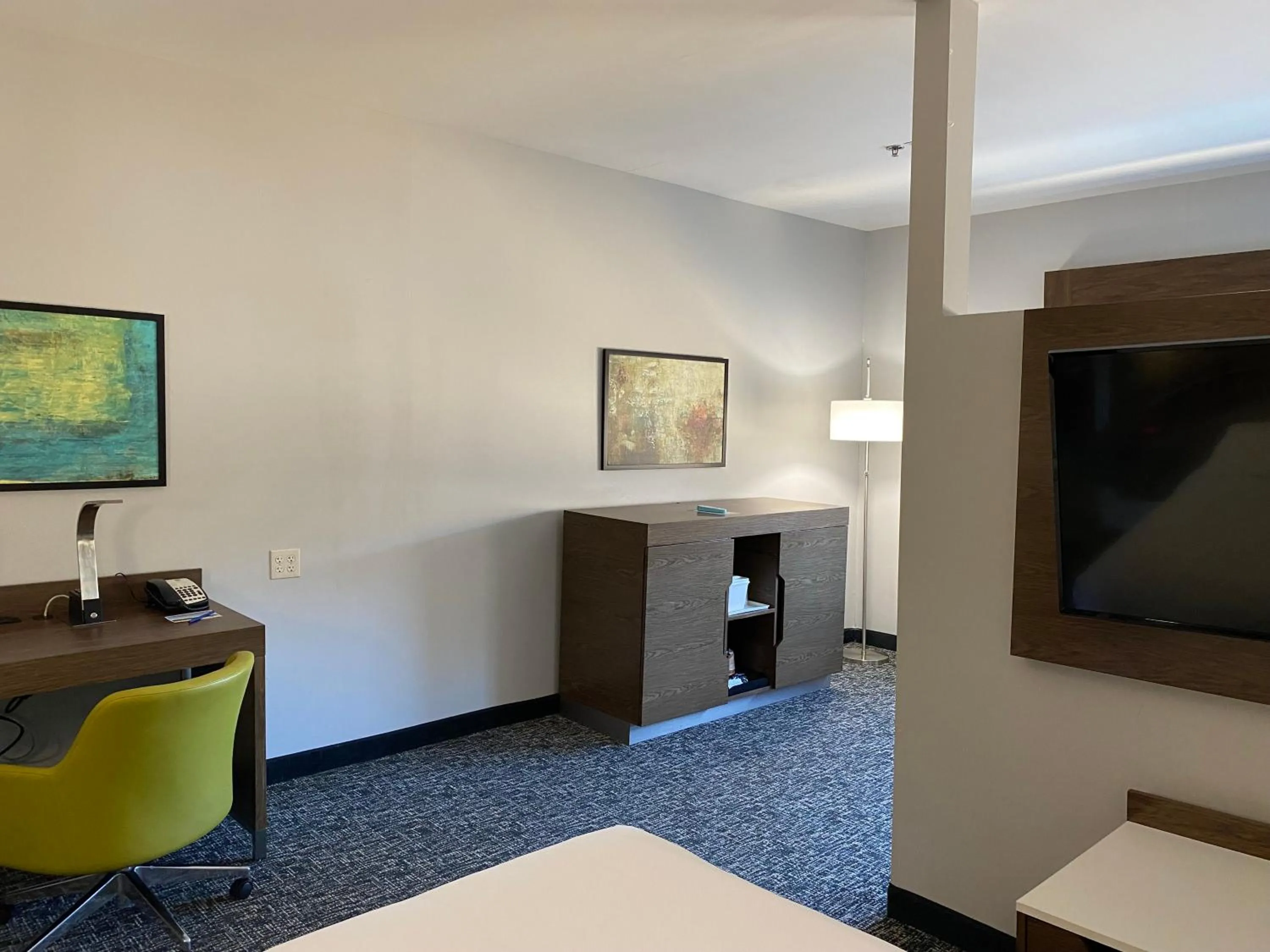 Bedroom in Comfort Inn & Suites Near Lake Guntersville